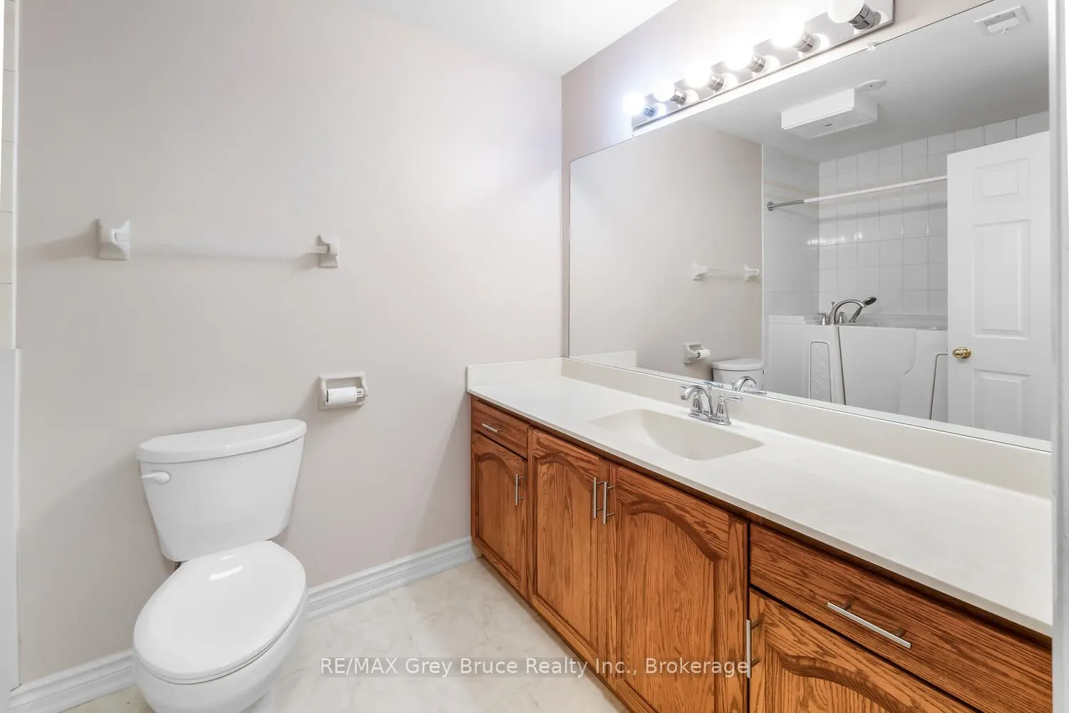 2555 unit 410 3RD AVE Avenue, #410