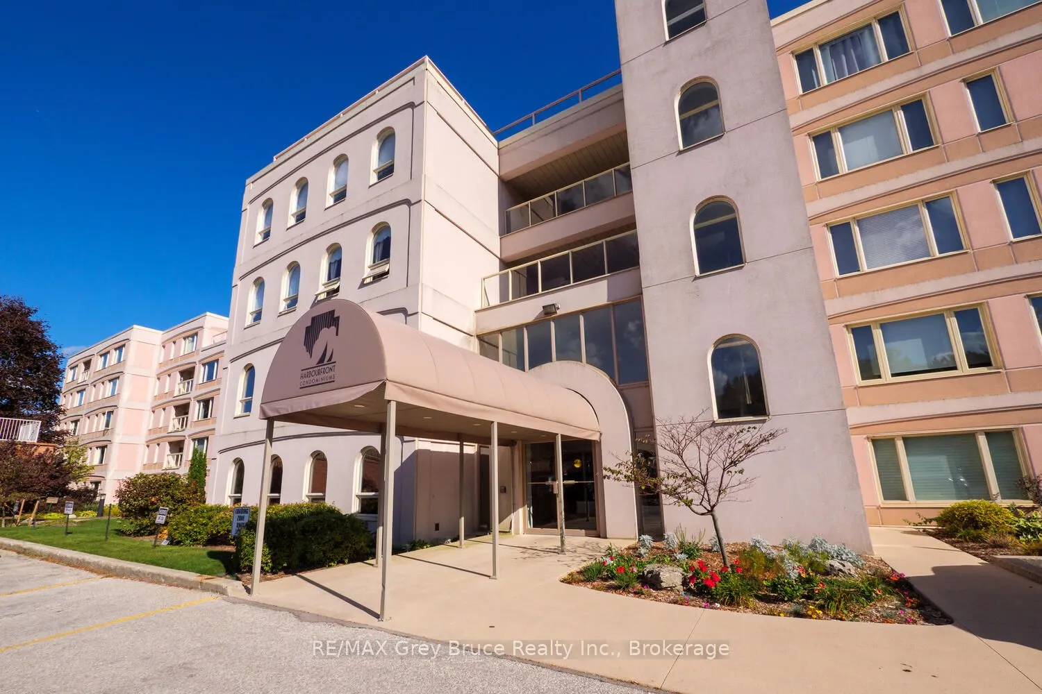 2555 unit 410 3RD AVE Avenue, #410