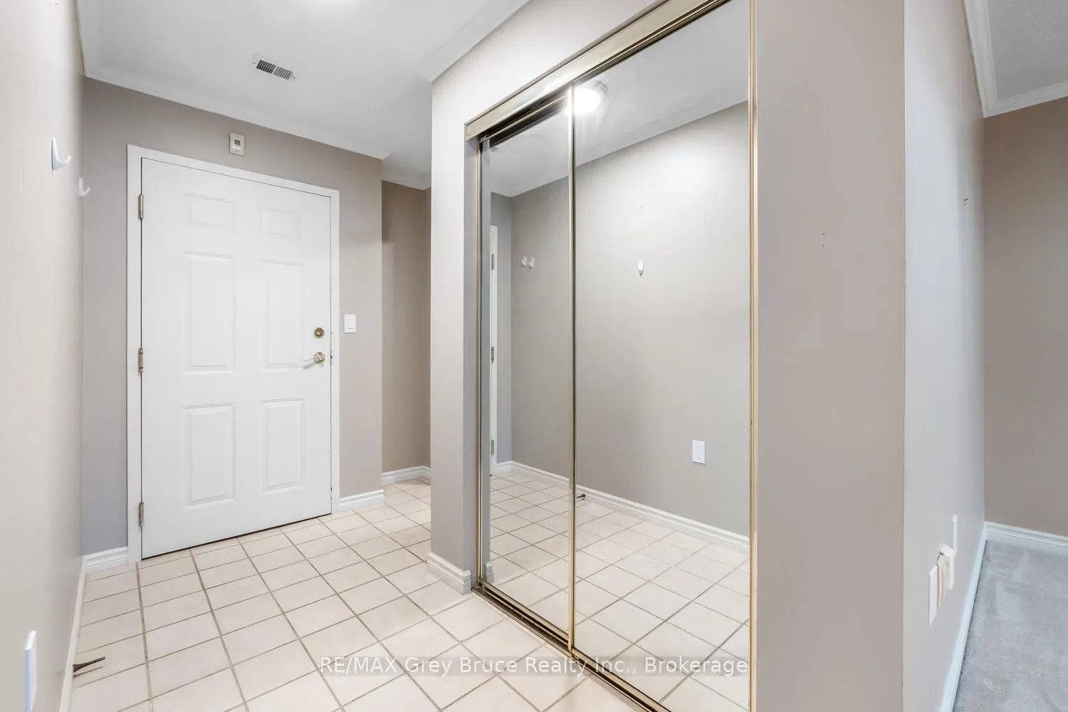 2555 unit 410 3RD AVE Avenue, #410