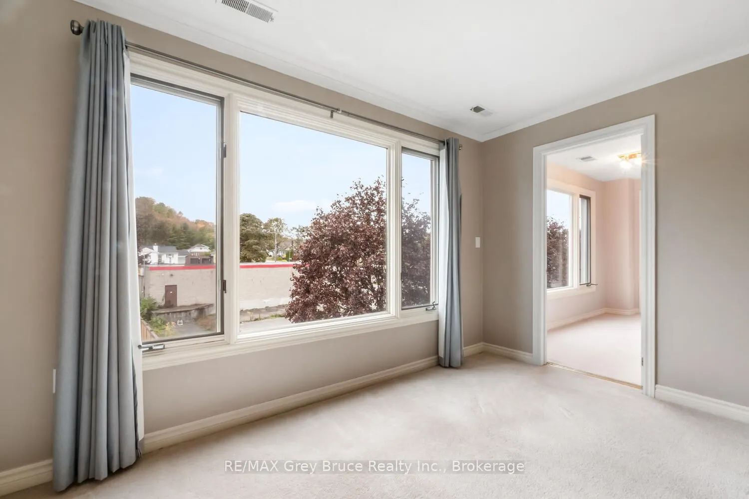 2555 unit 410 3RD AVE Avenue, #410