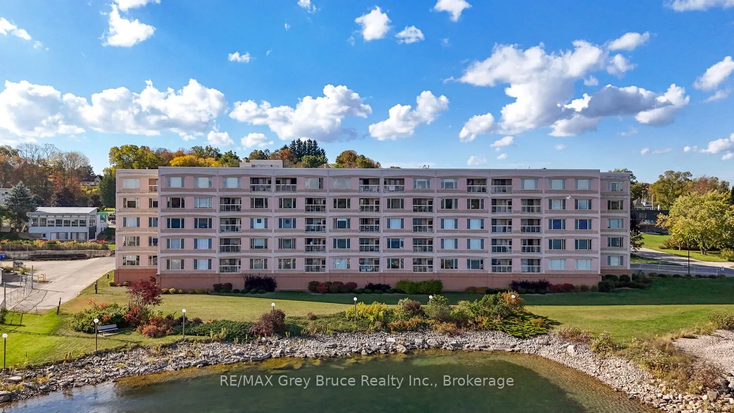2555 unit 410 3RD AVE Avenue, #410