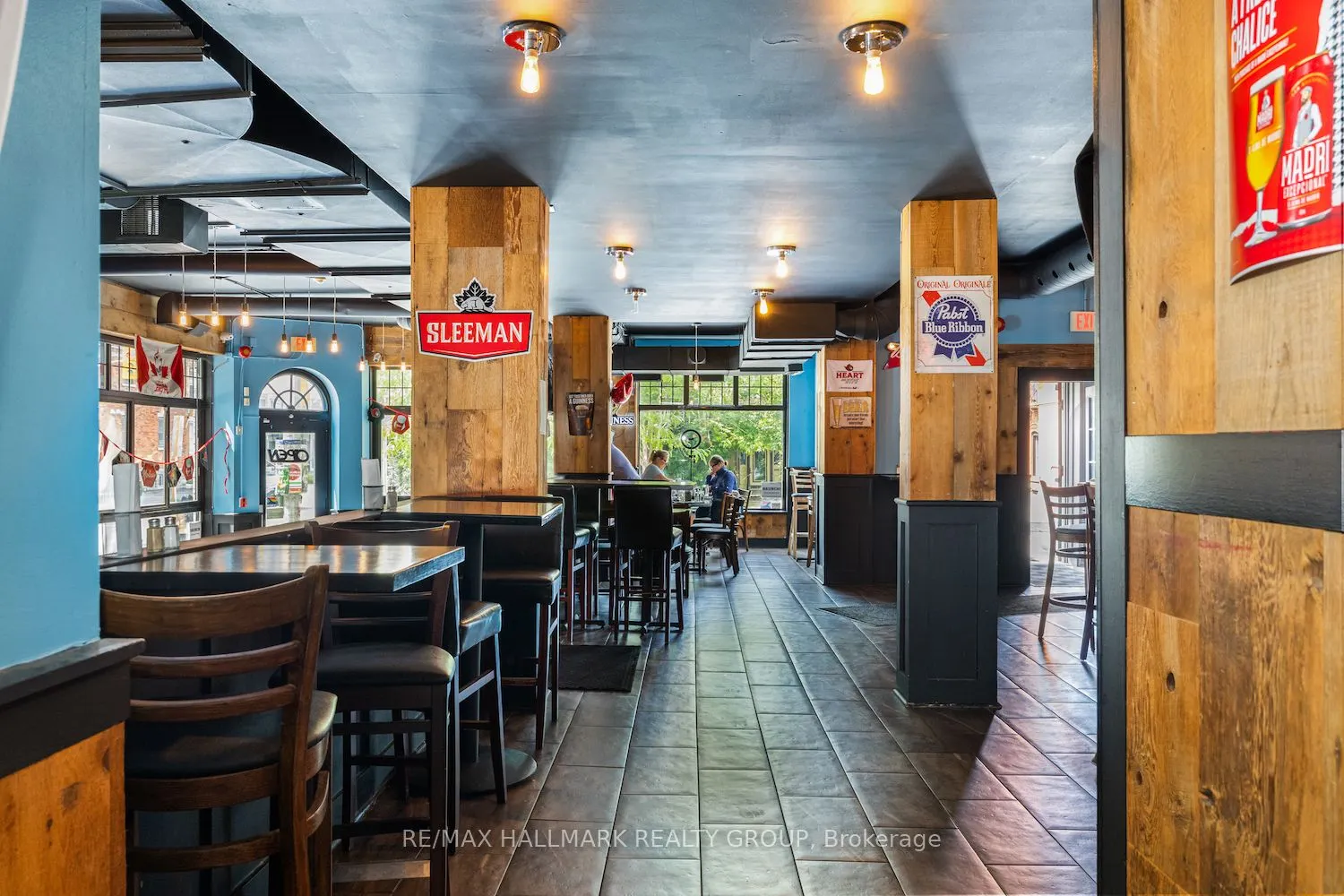 244-246 Laurier Avenue E