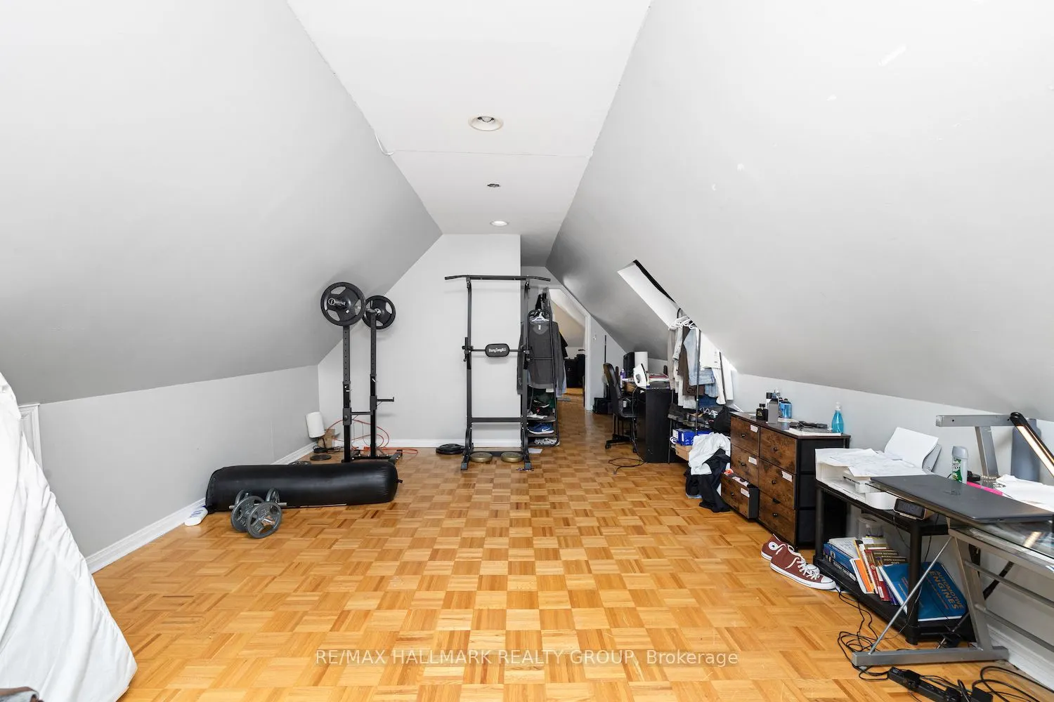 244-246 Laurier Avenue E
