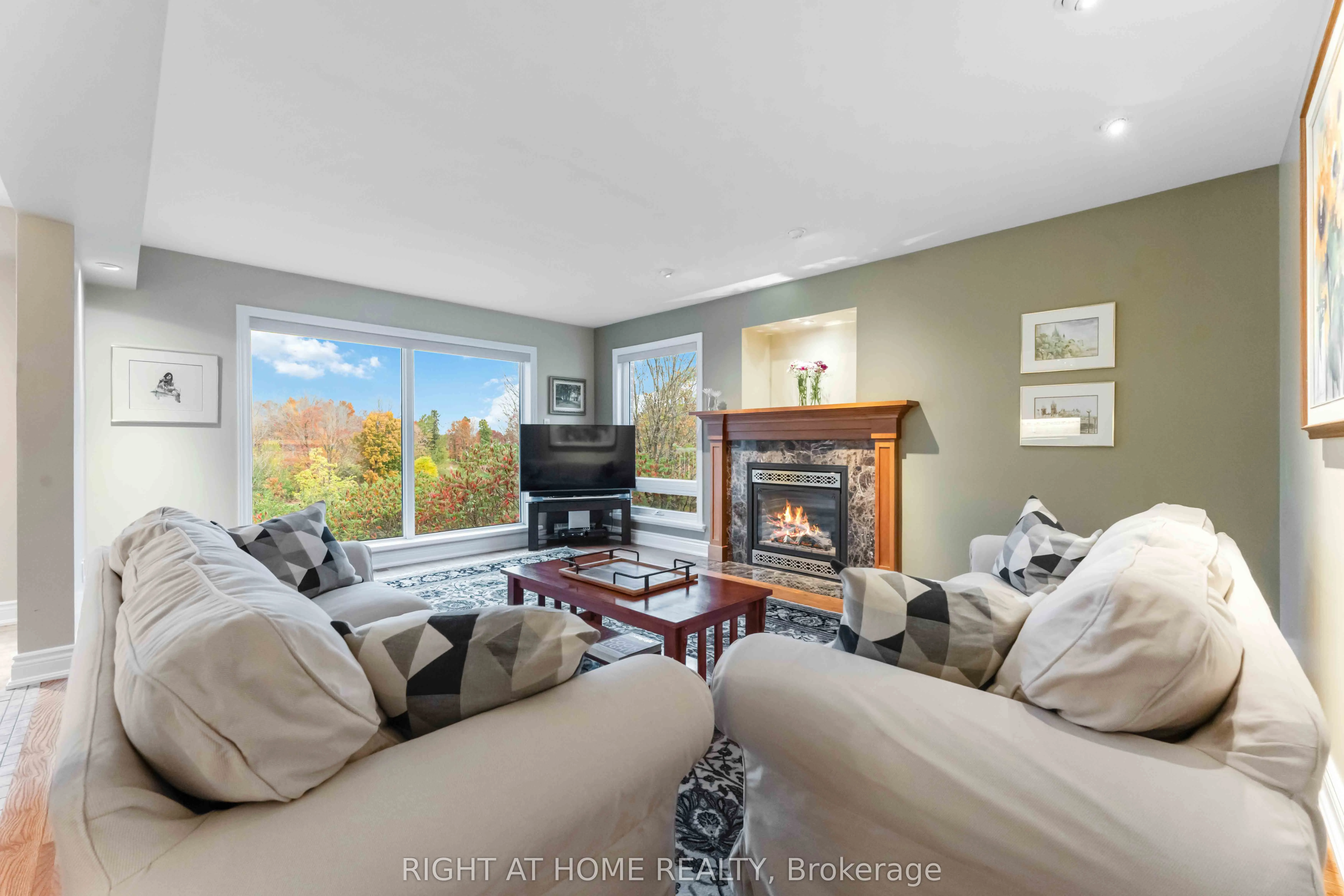 50 Rosenfeld Crescent