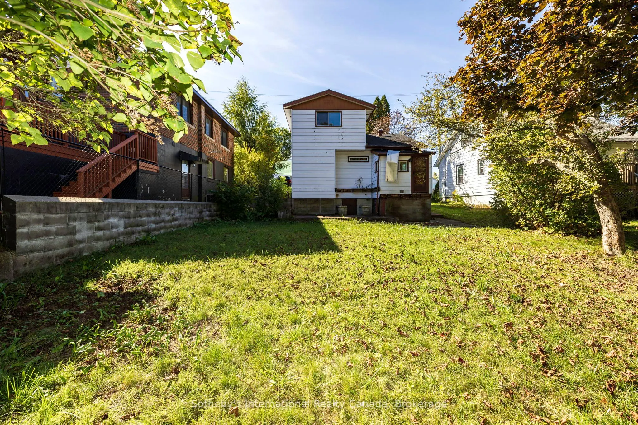 9 Summitt Avenue