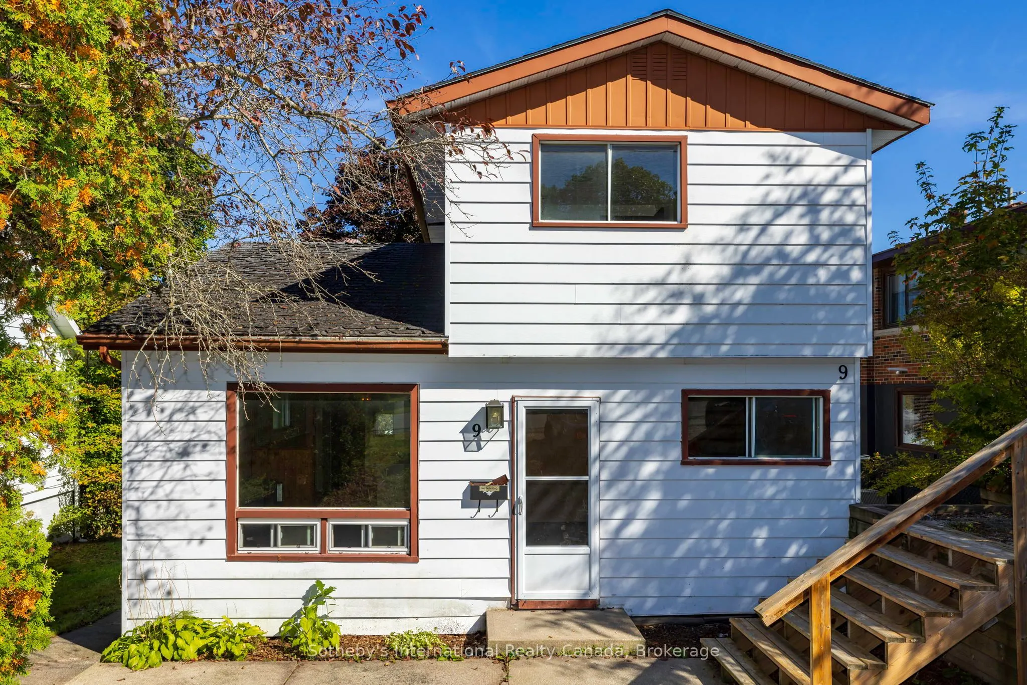 9 Summitt Avenue