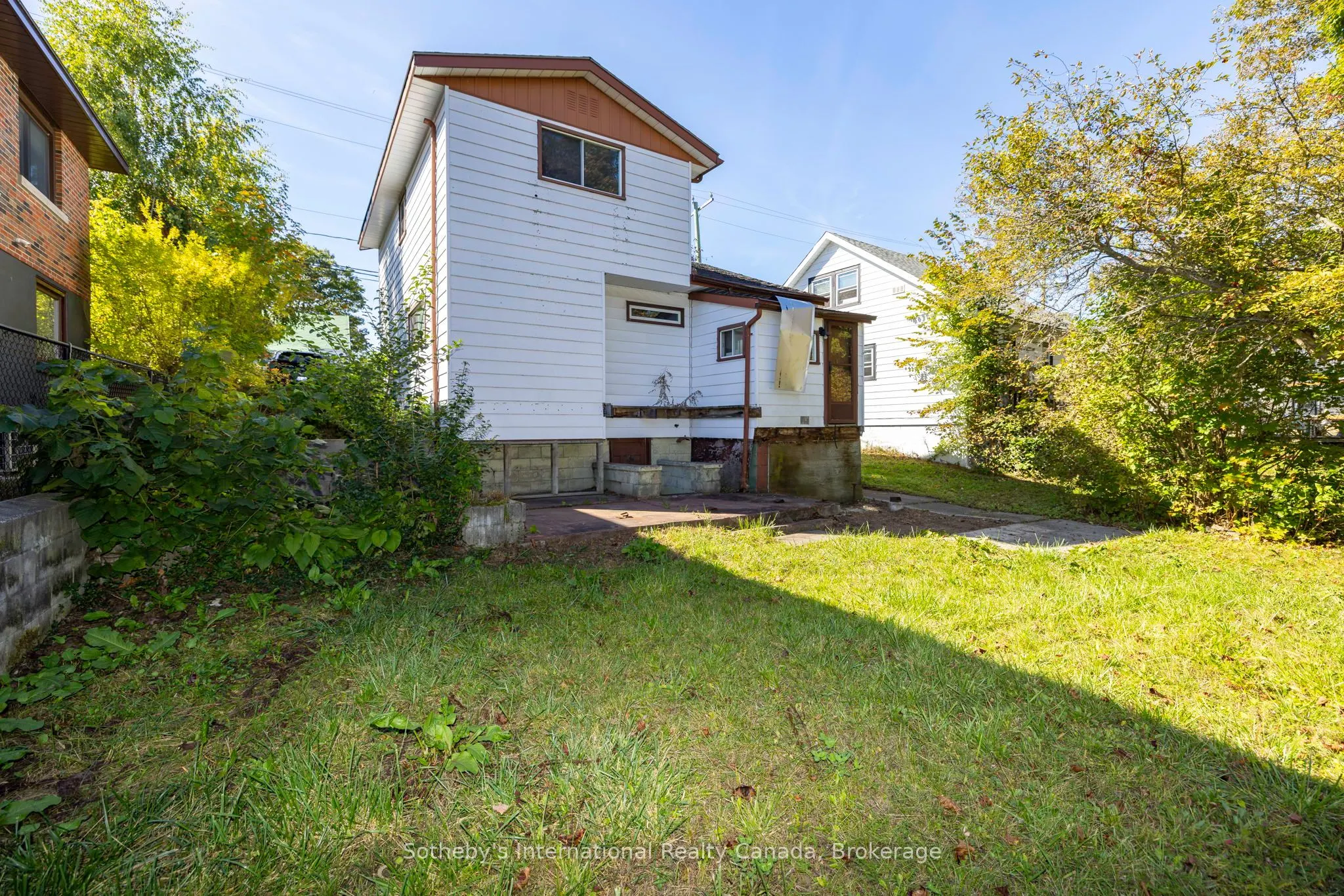 9 Summitt Avenue