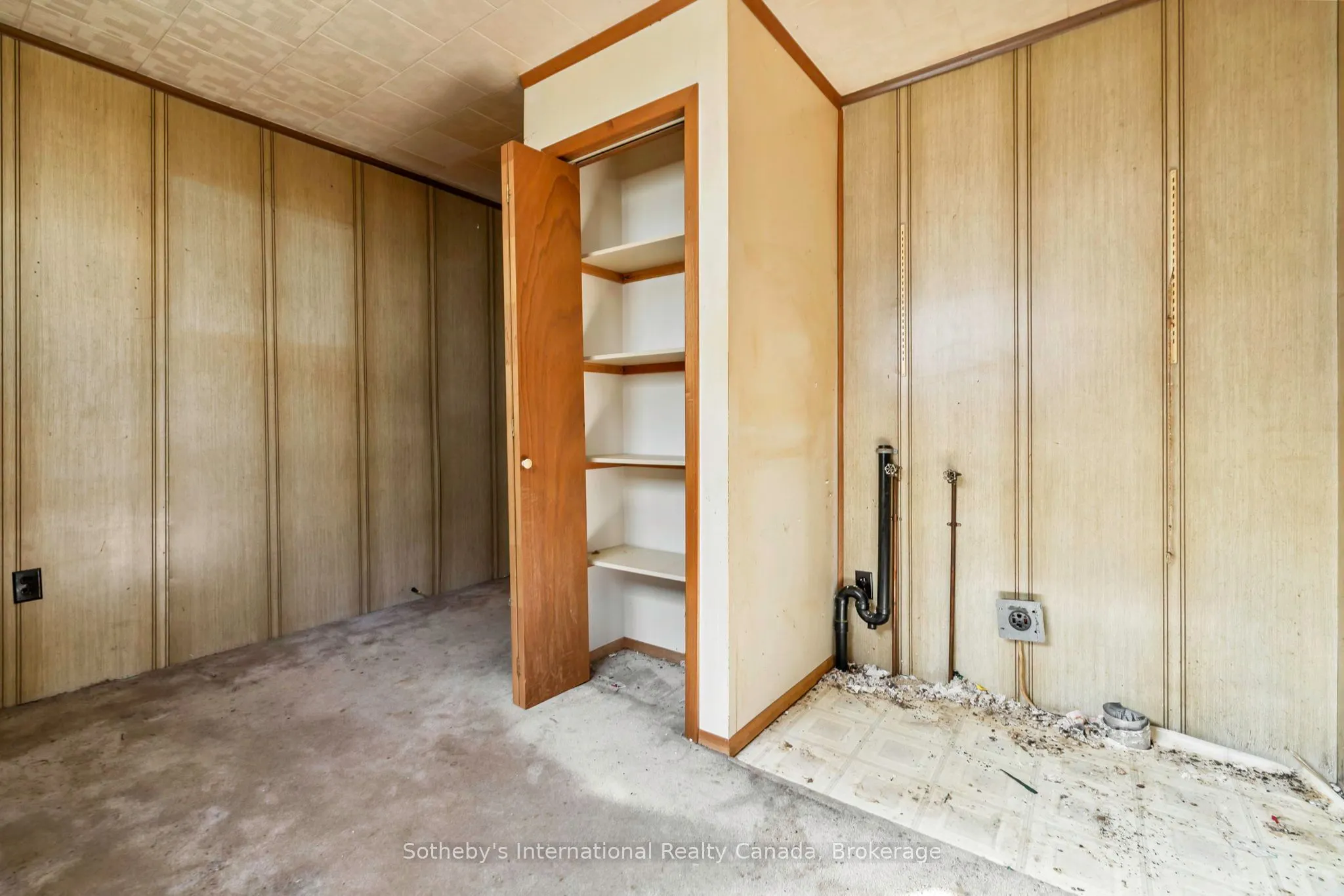 9 Summitt Avenue