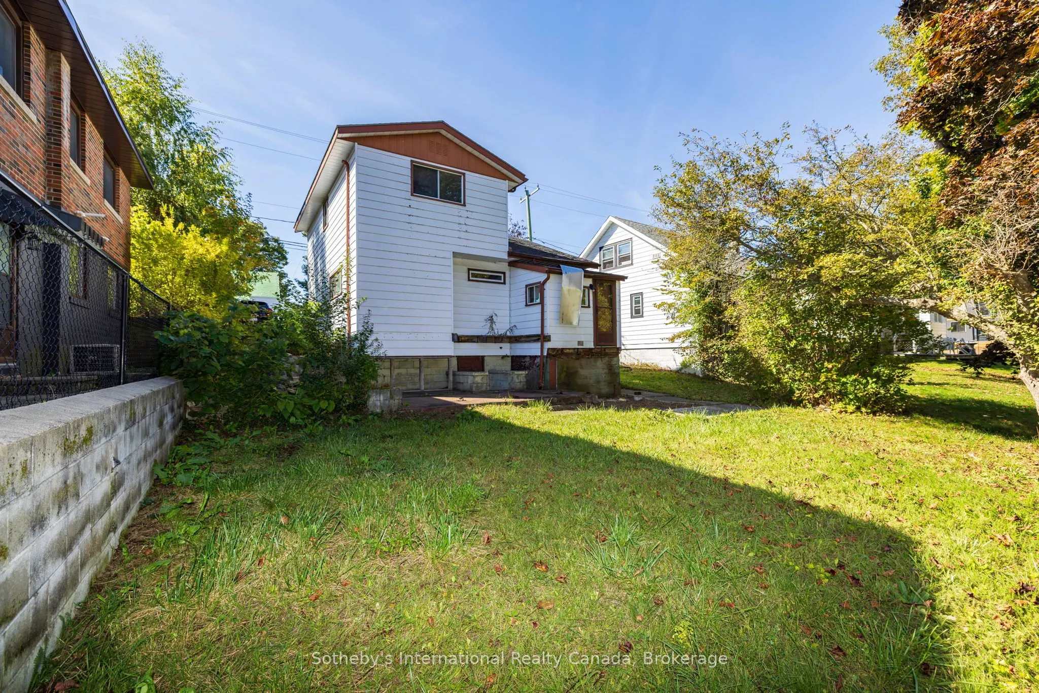 9 Summitt Avenue