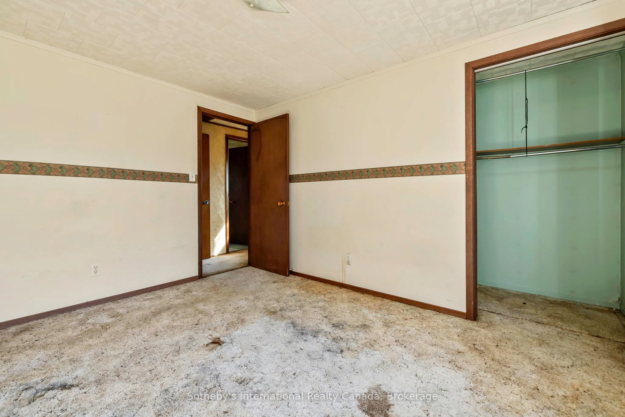9 Summitt Avenue