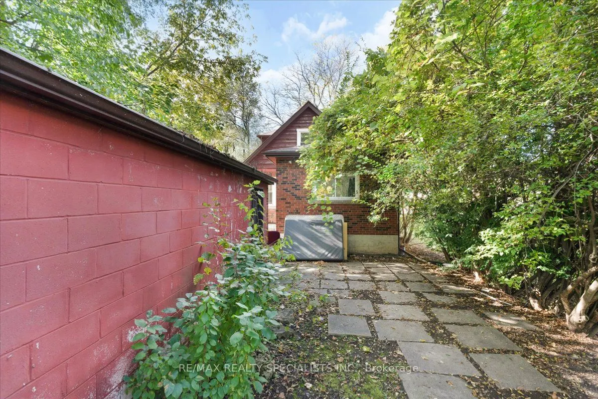 83 Haddon Avenue S