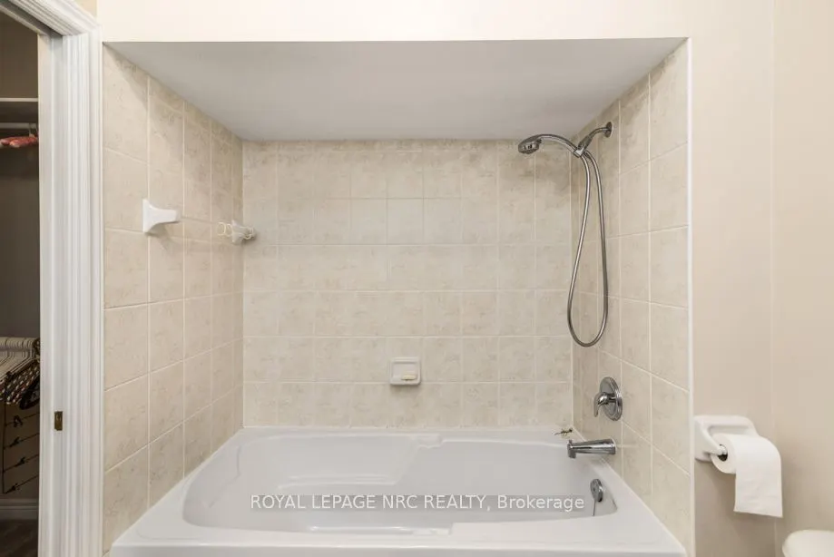 105 Northernbreeze Street, #17