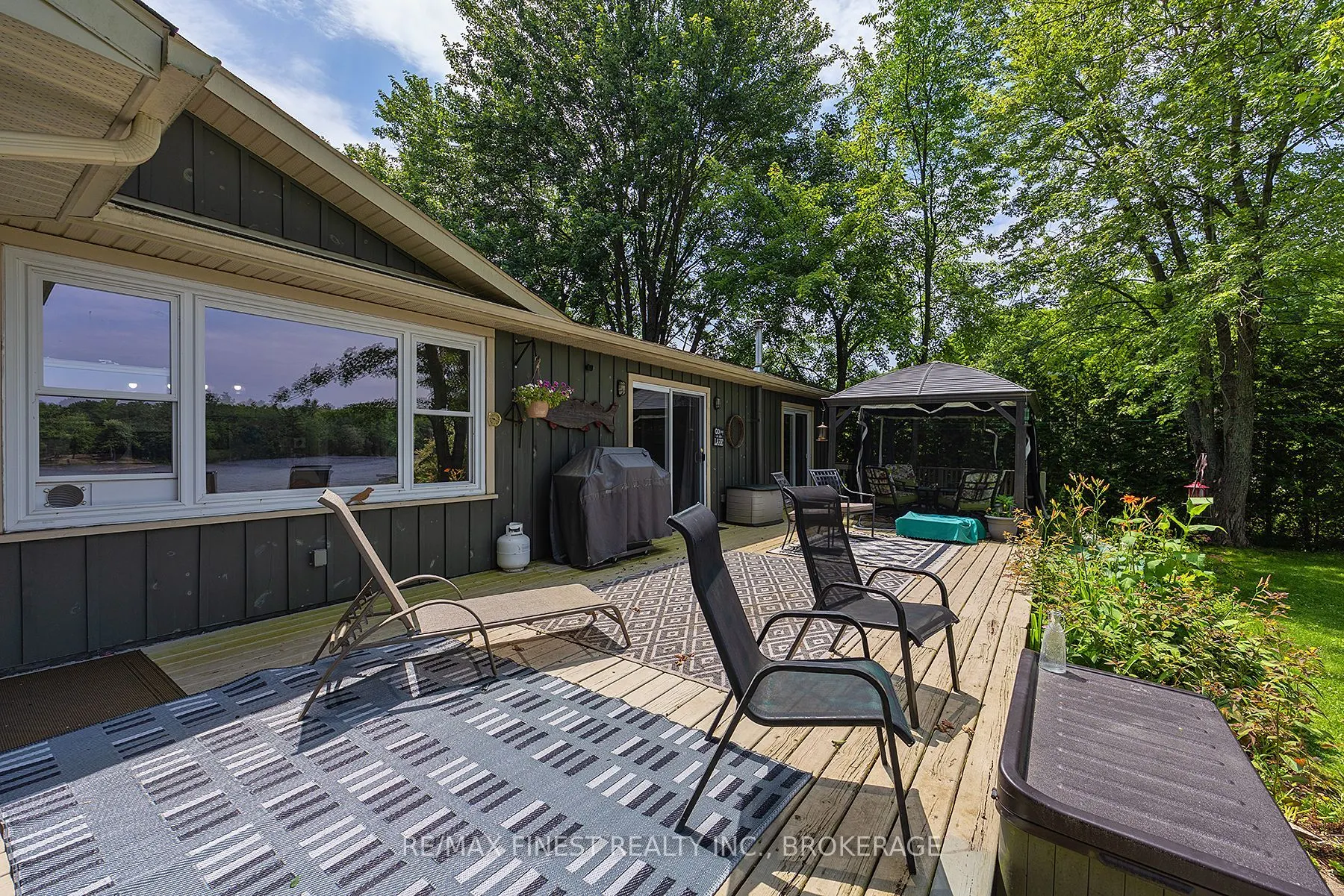 912 Moonlight Lane
