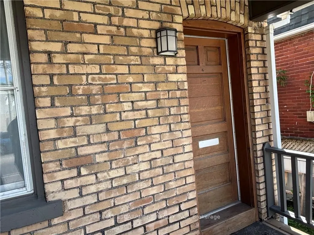 463 East Main Street