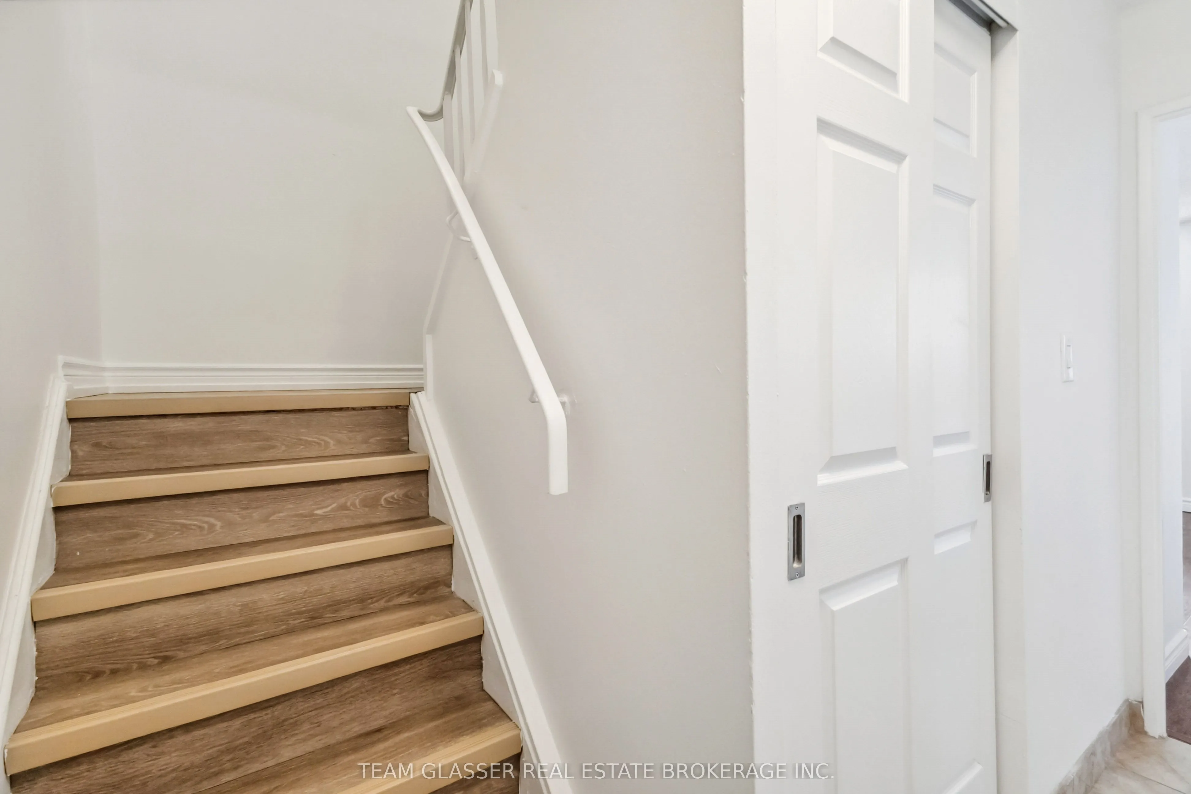 21 King Street, #1213