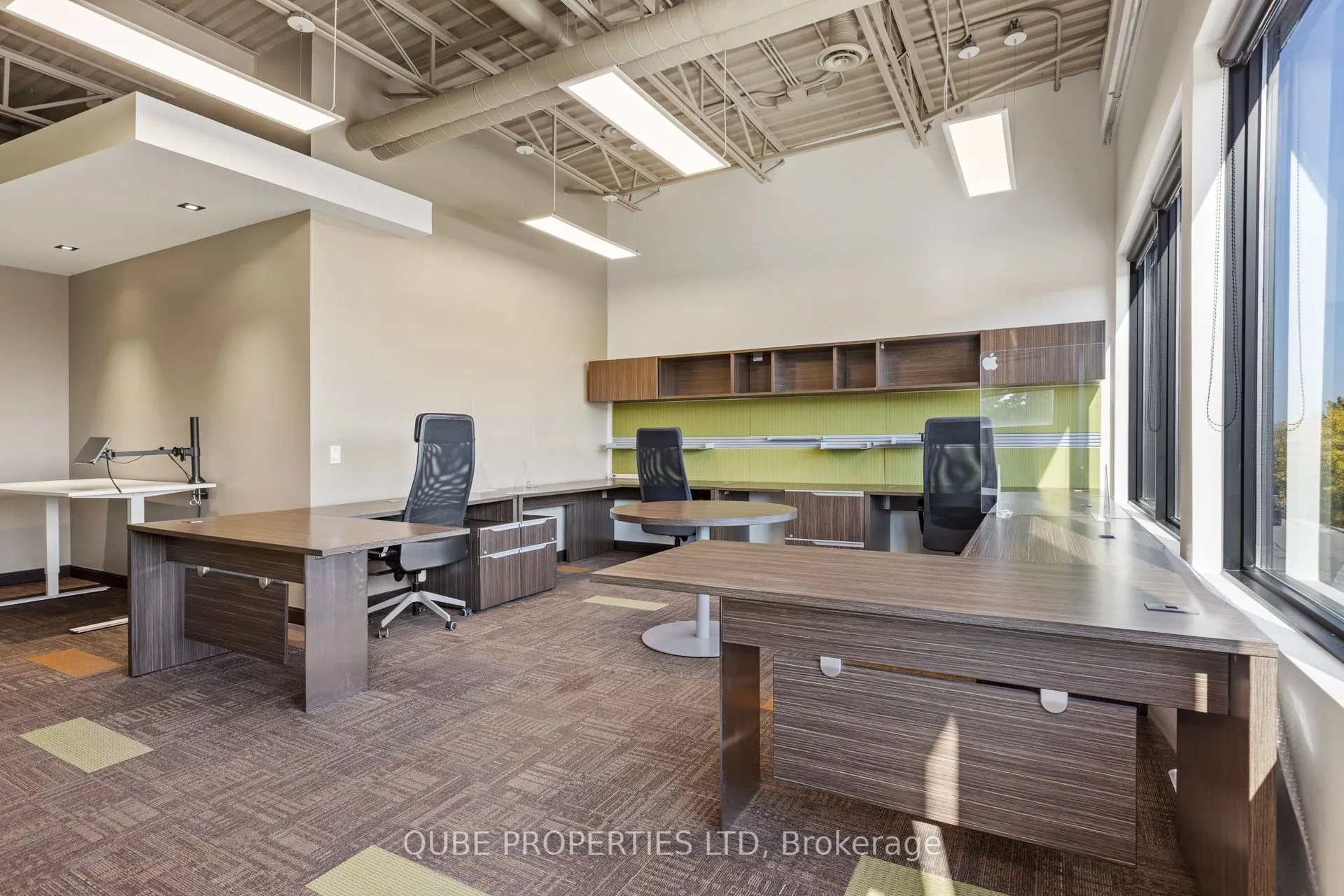 2310 St Laurent Boulevard, #304/306