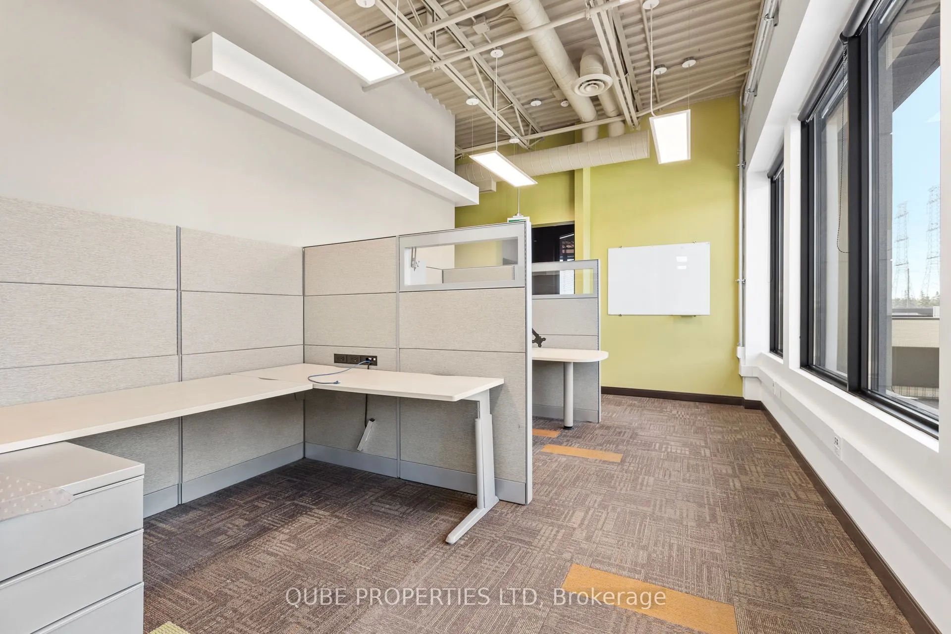2310 St Laurent Boulevard, #304/306