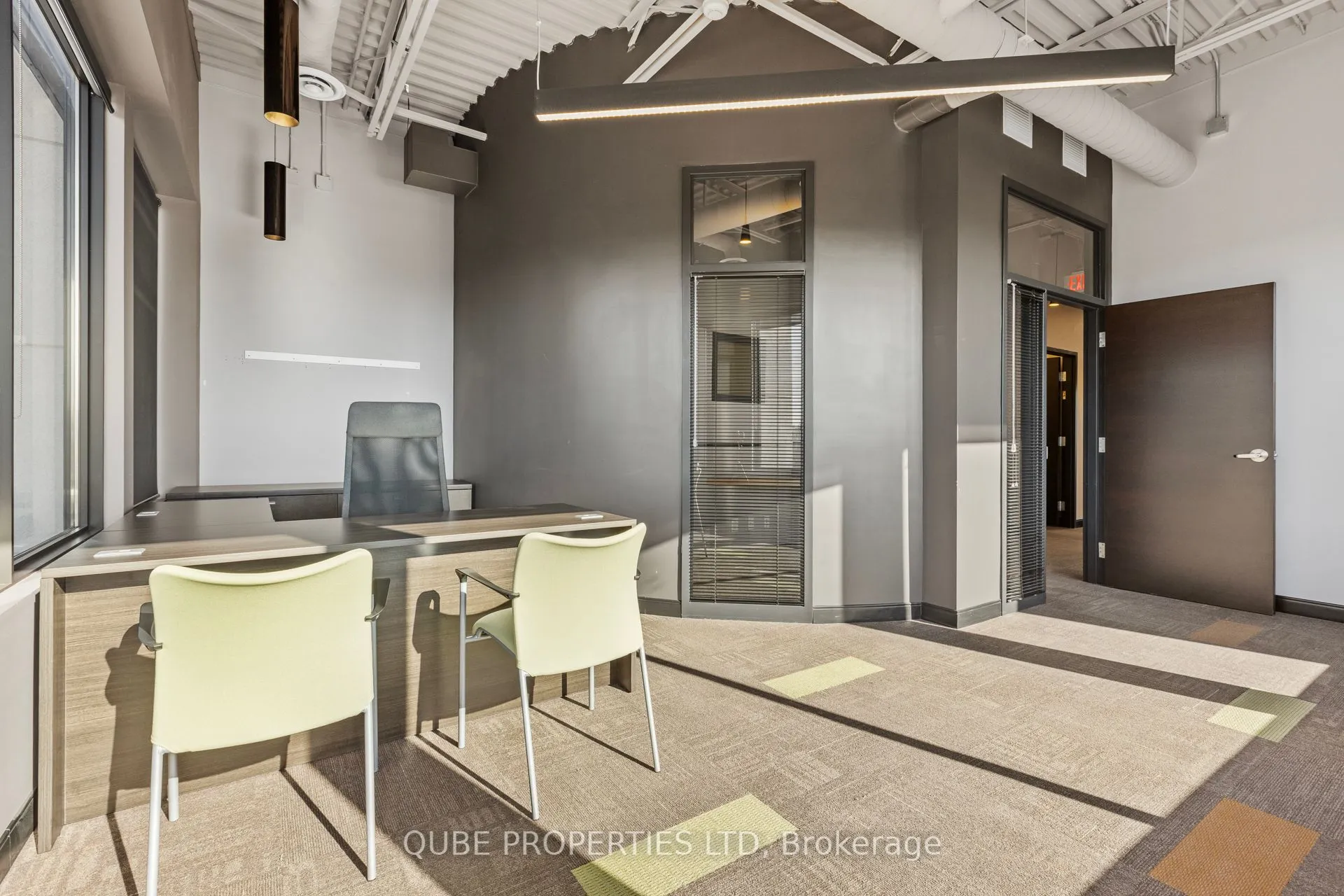 2310 St Laurent Boulevard, #304/306