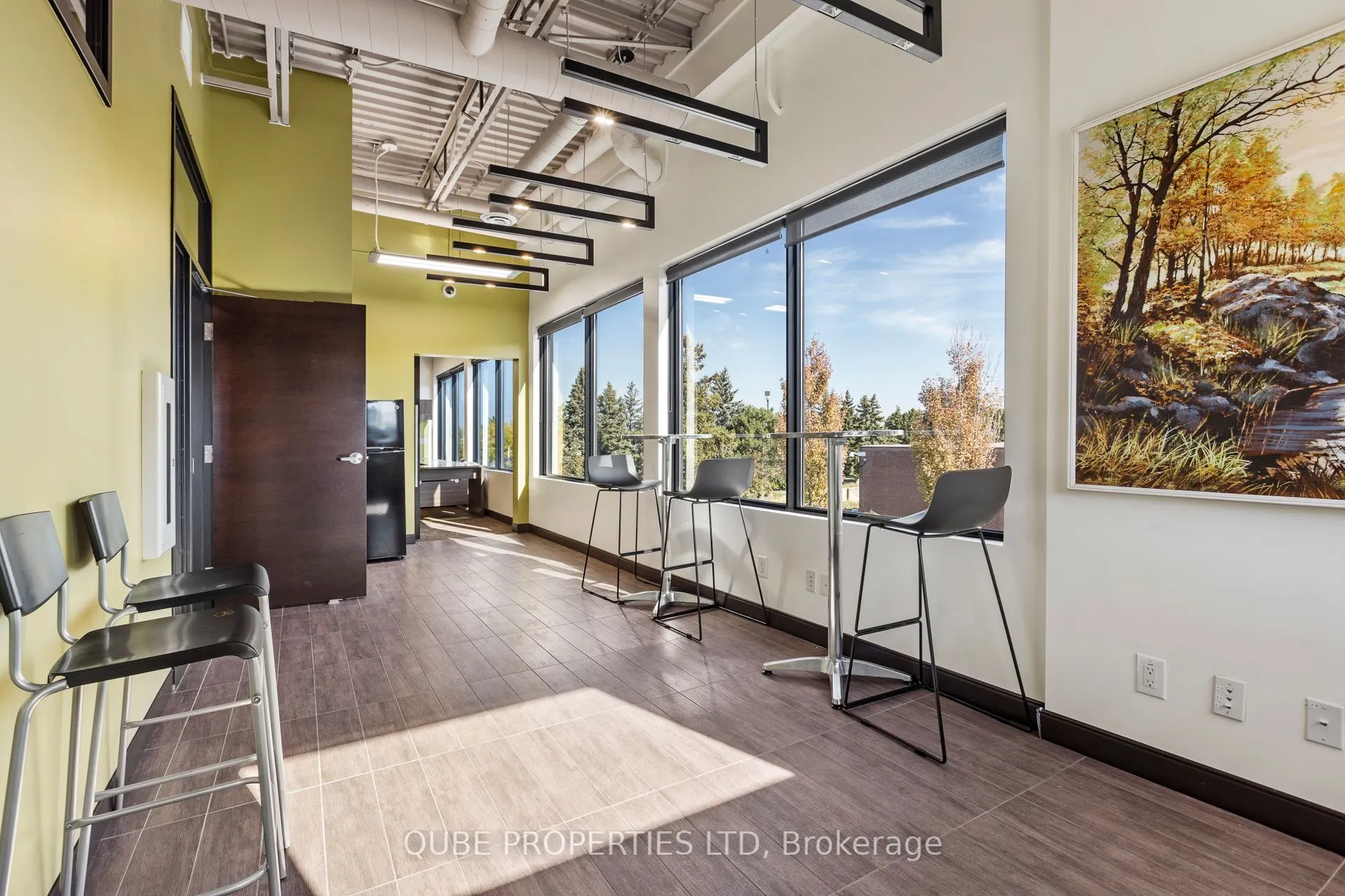 2310 St Laurent Boulevard, #304/306