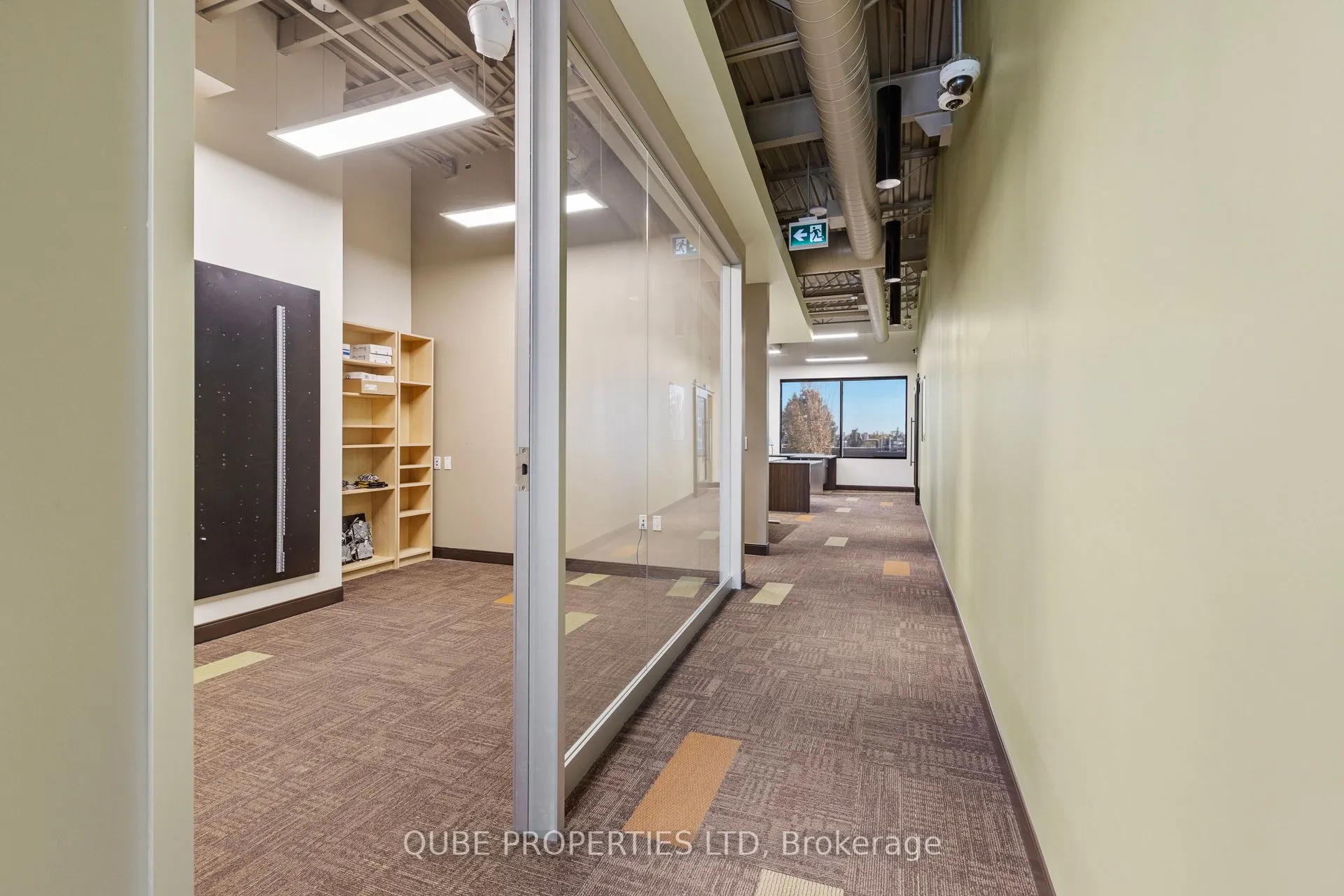 2310 St Laurent Boulevard, #304/306