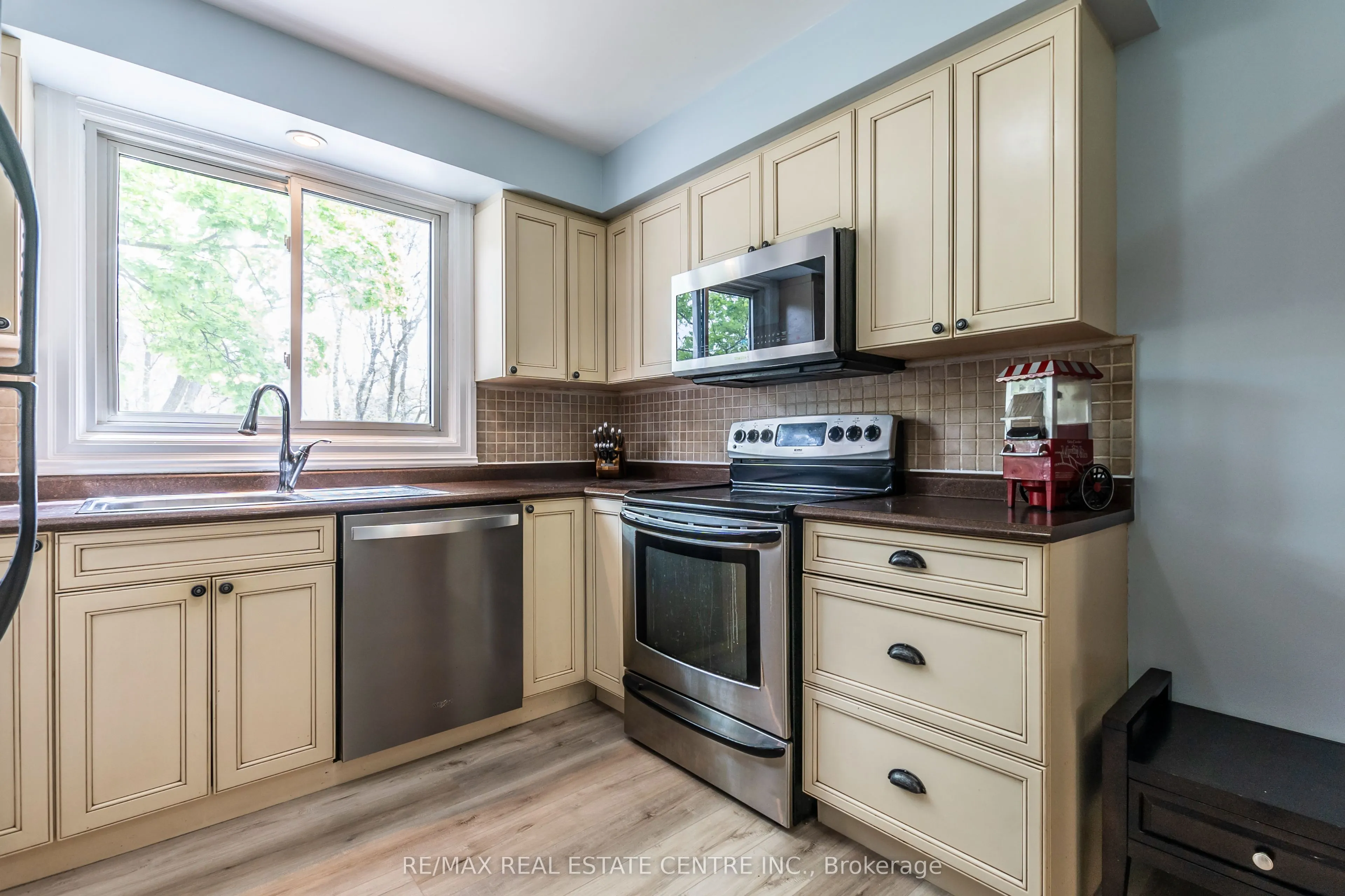 121 Morgan Avenue, #7