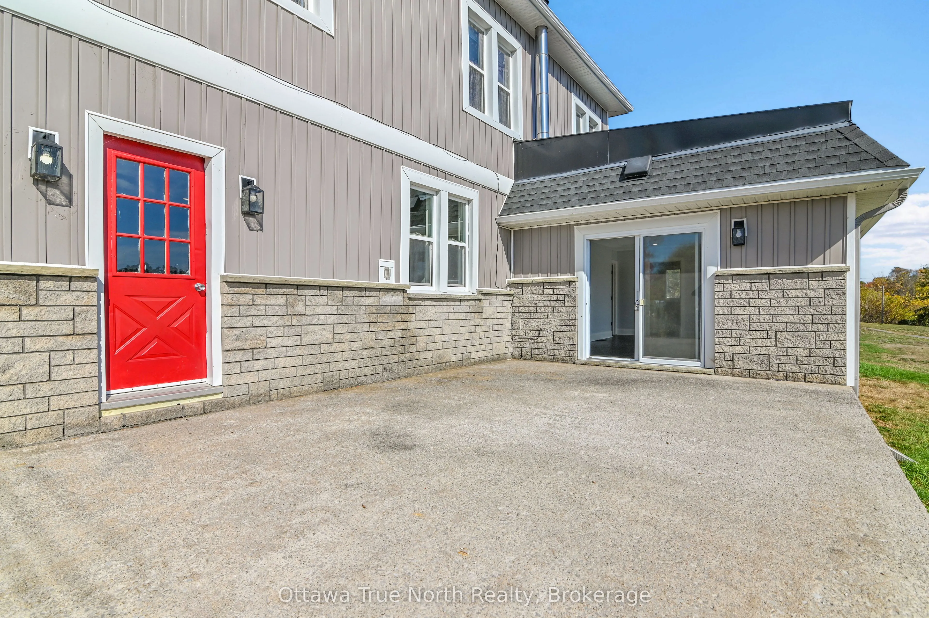 16 Mowat Street