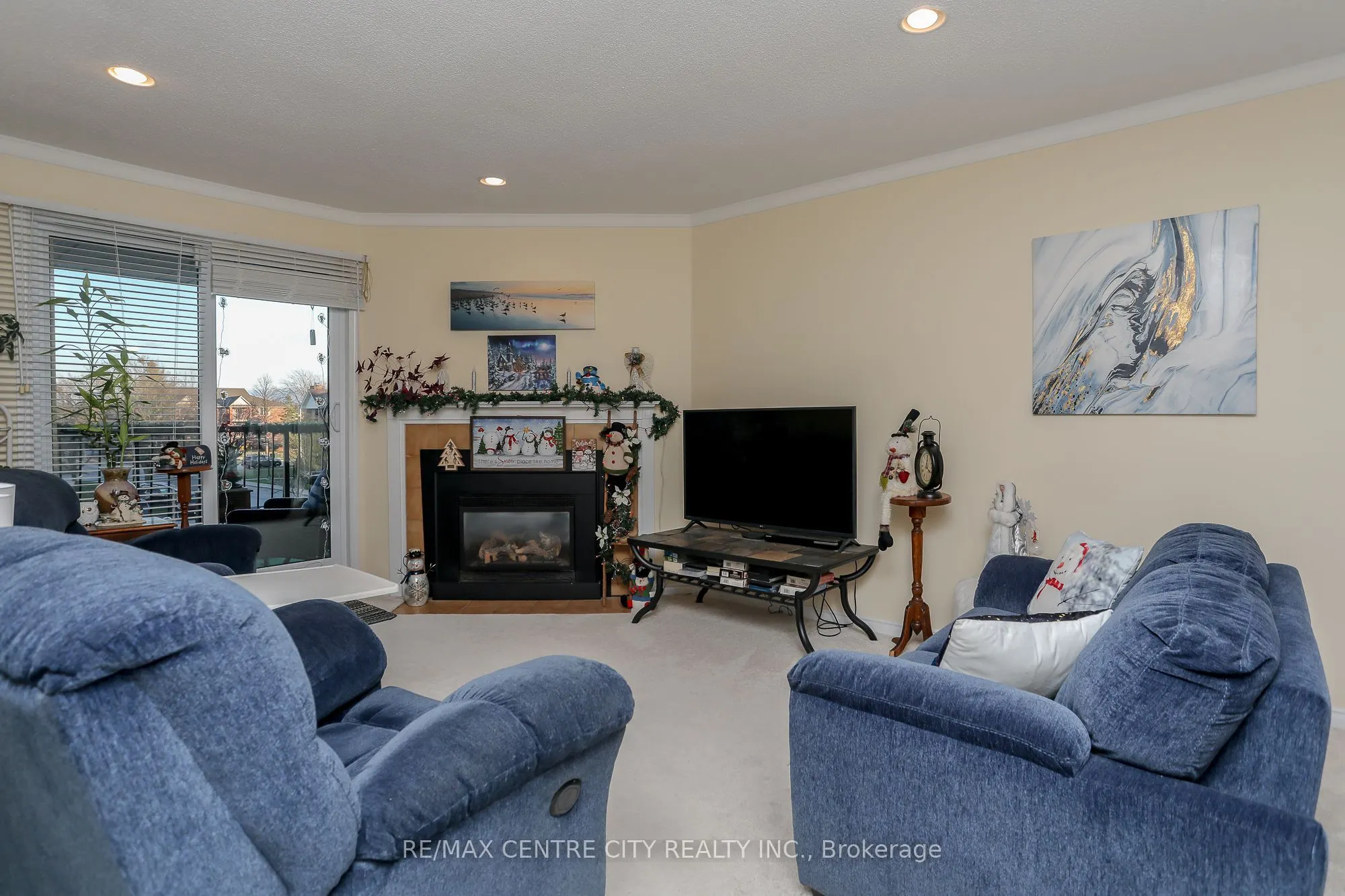 440 Wellington Street, #311