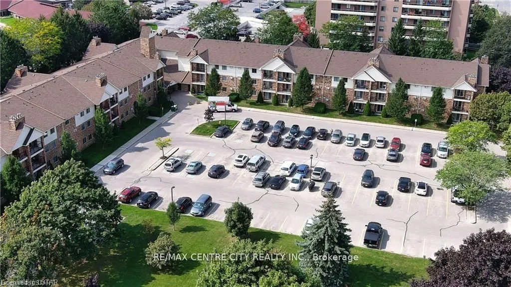 440 Wellington Street, #311