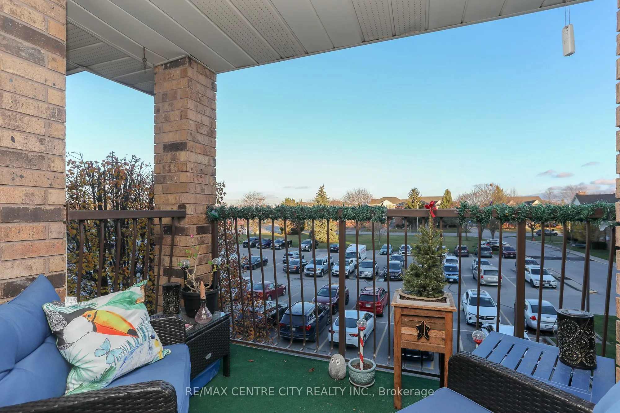 440 Wellington Street, #311