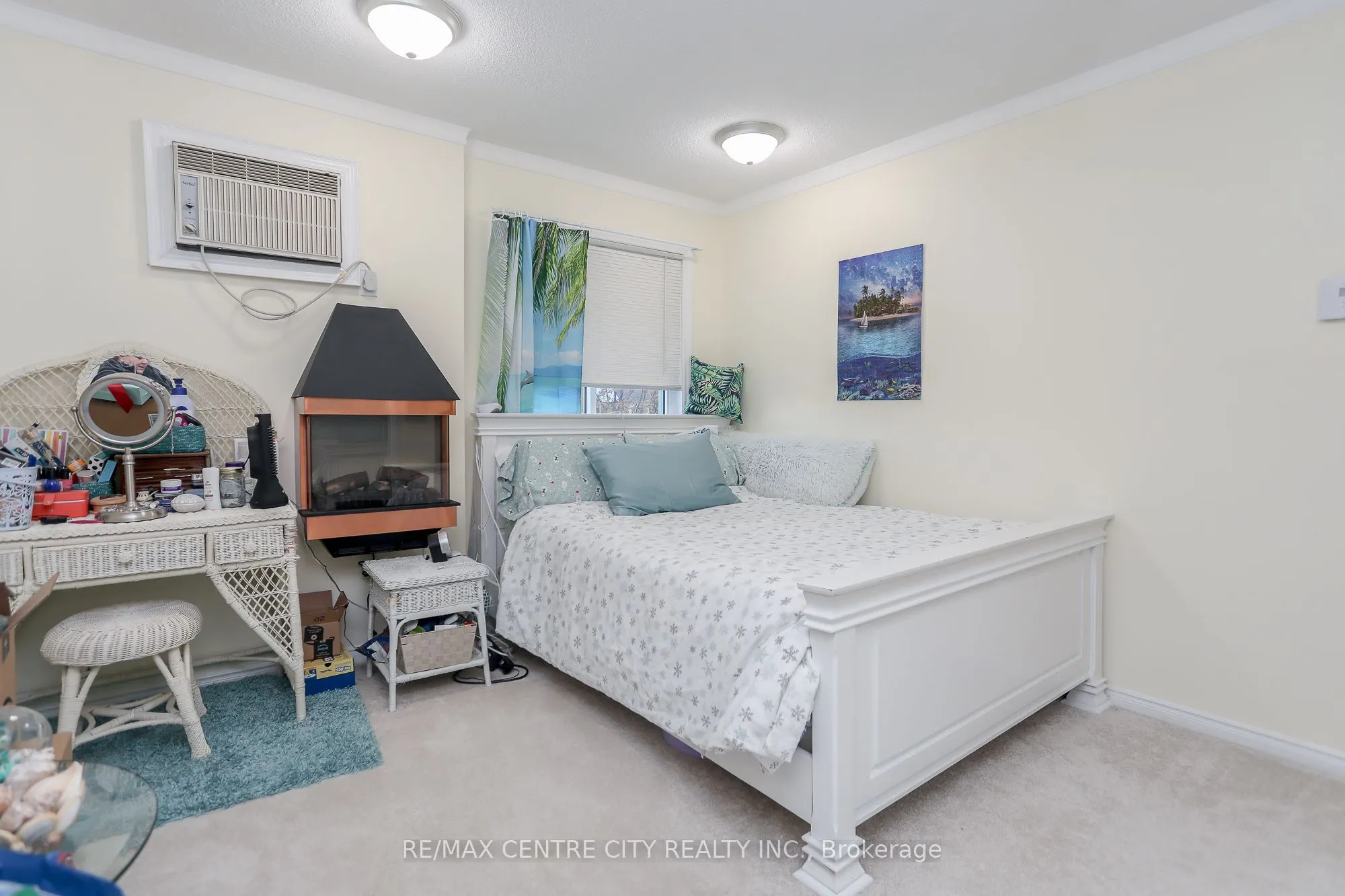 440 Wellington Street, #311