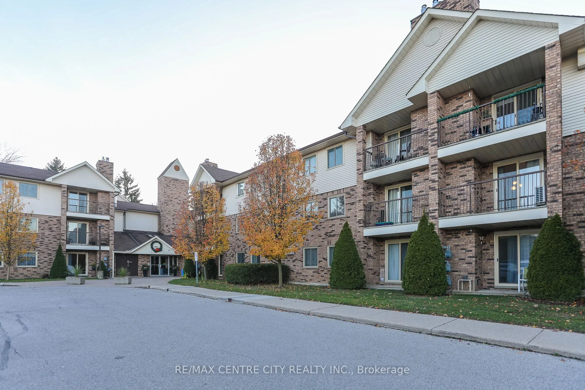 440 Wellington Street, #311