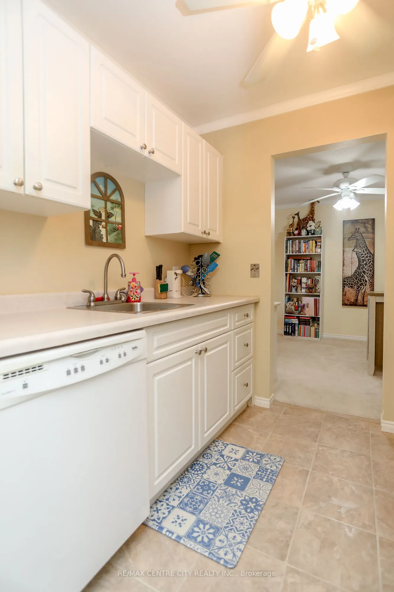 440 Wellington Street, #311