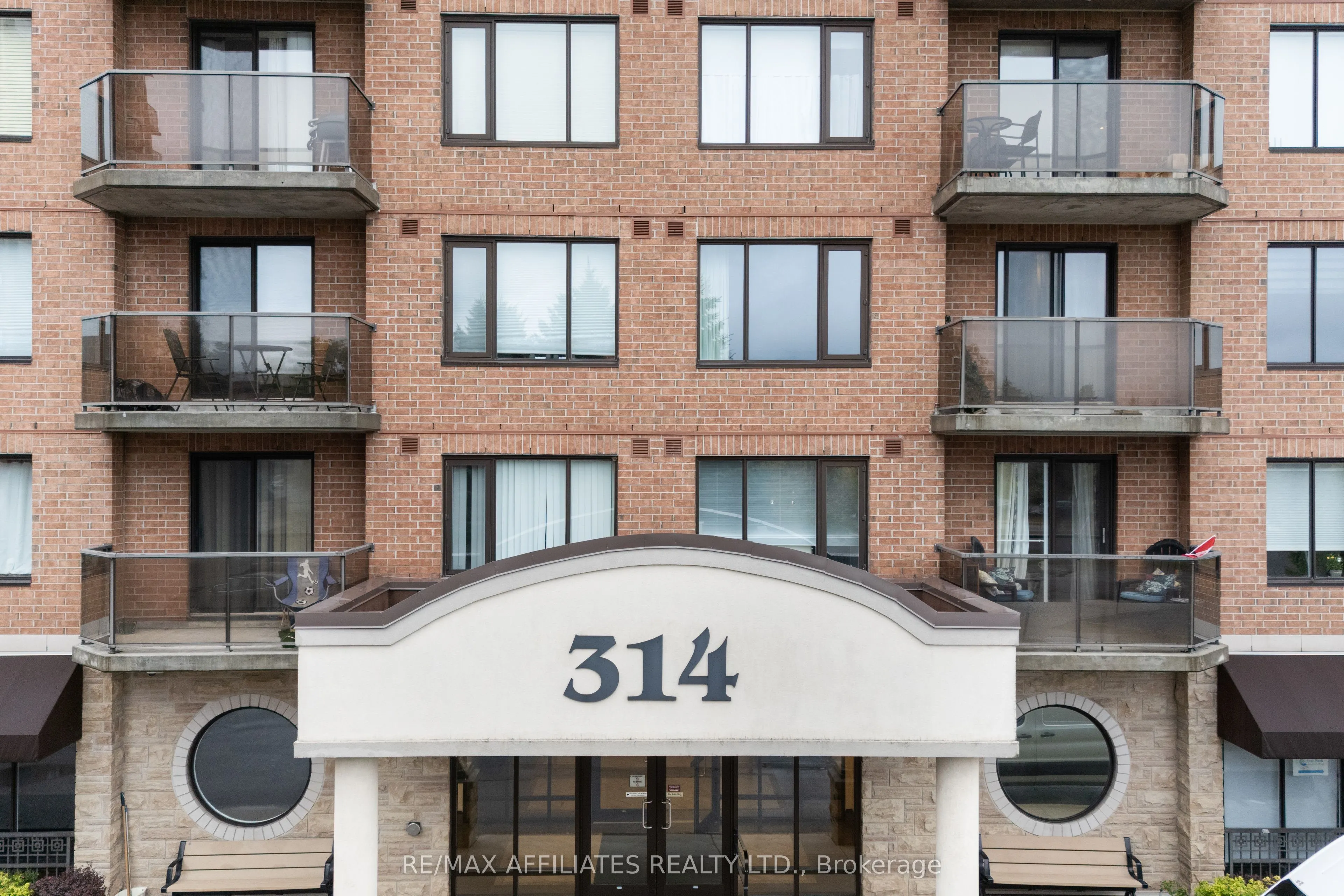 314 Central Park Drive, #1004