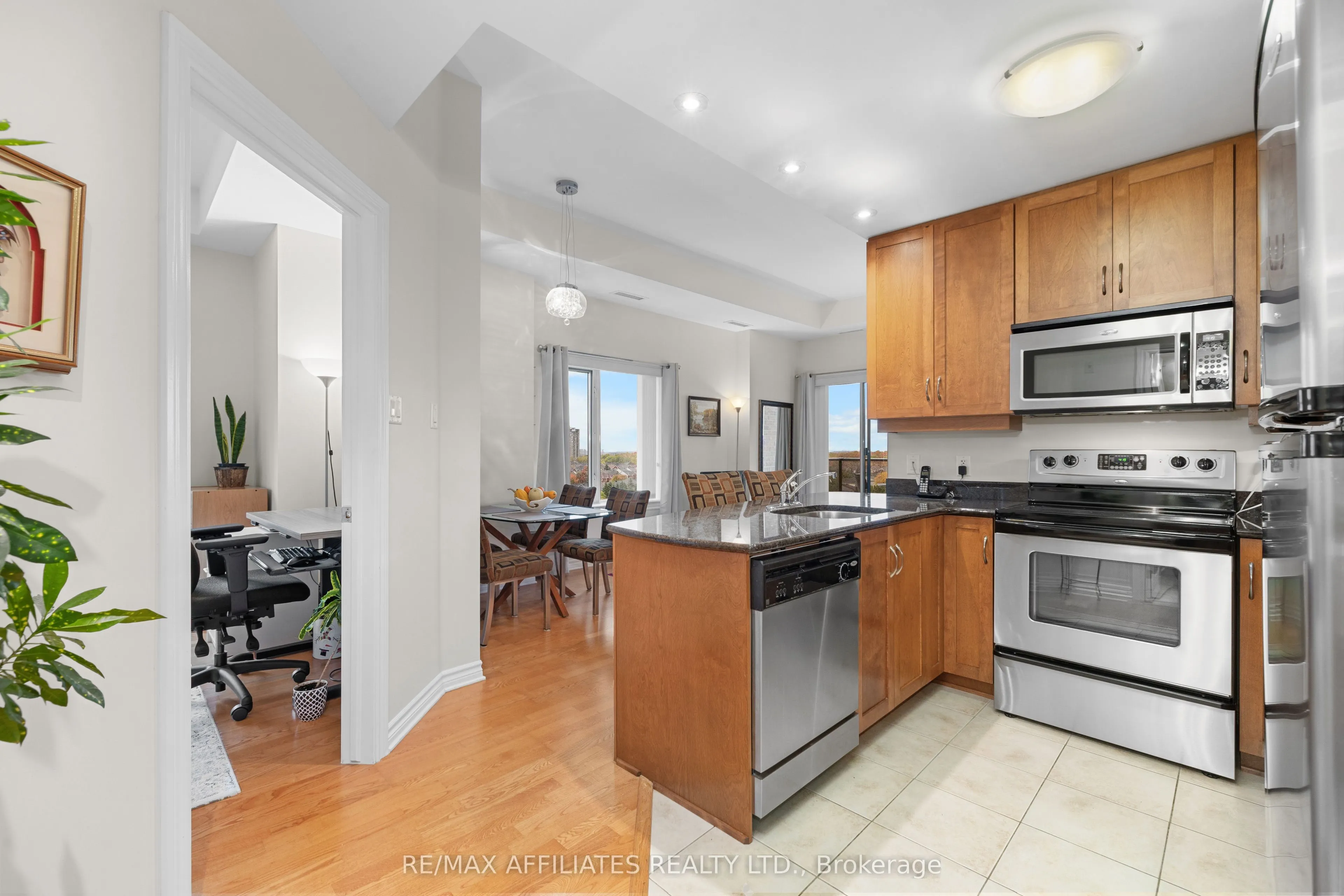 314 Central Park Drive, #1004