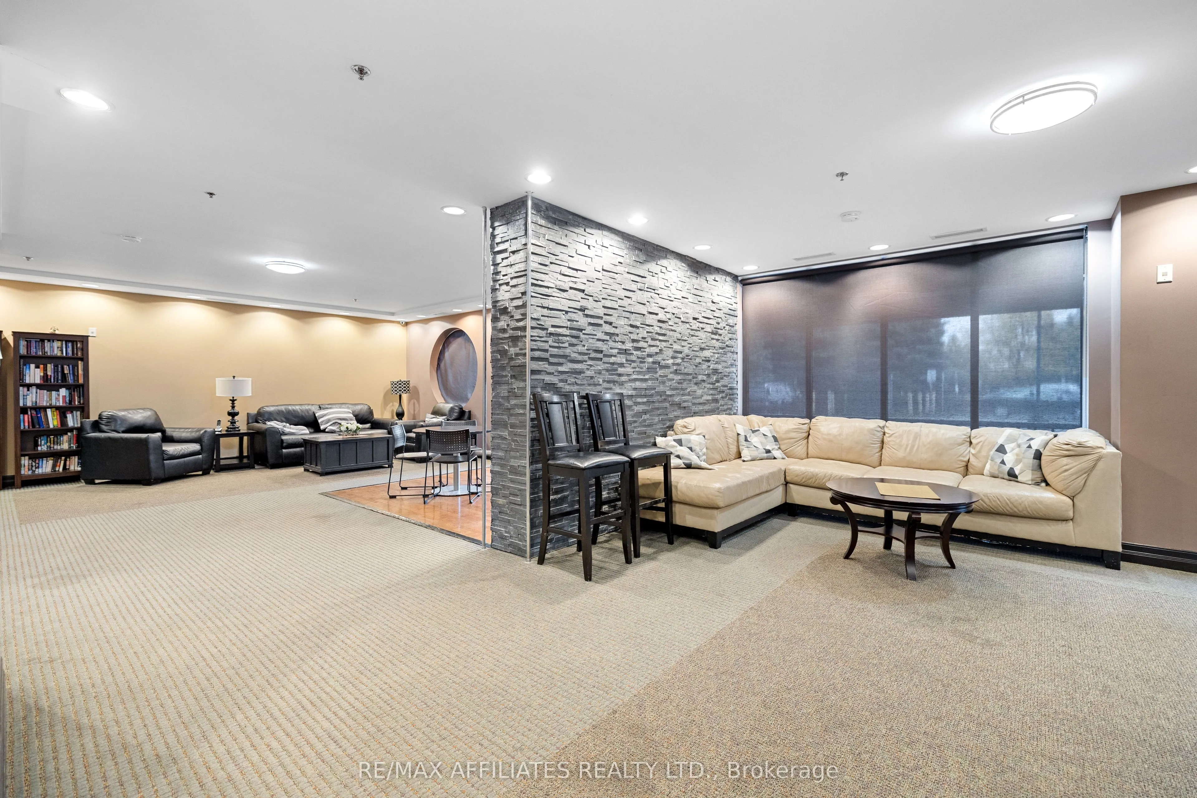 314 Central Park Drive, #1004