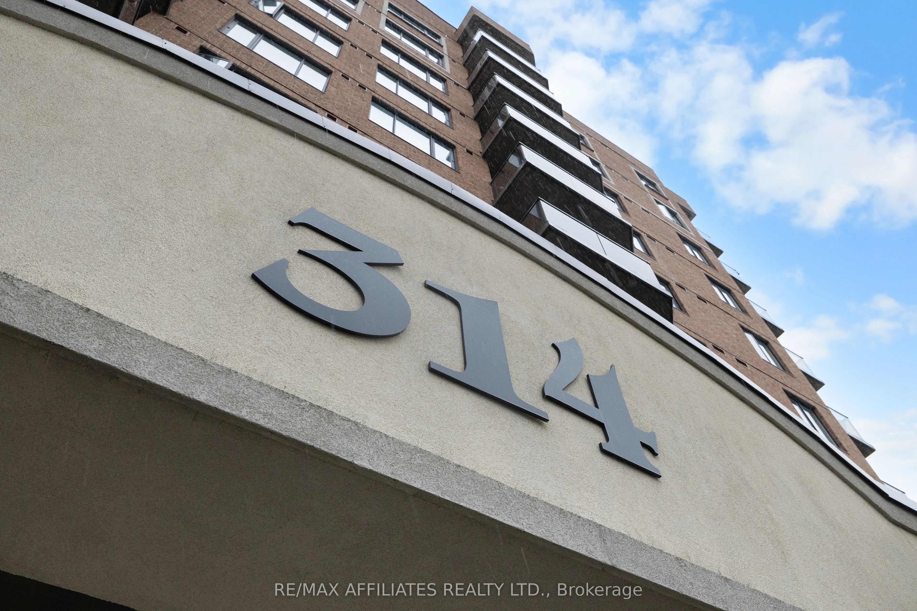 314 Central Park Drive, #1004