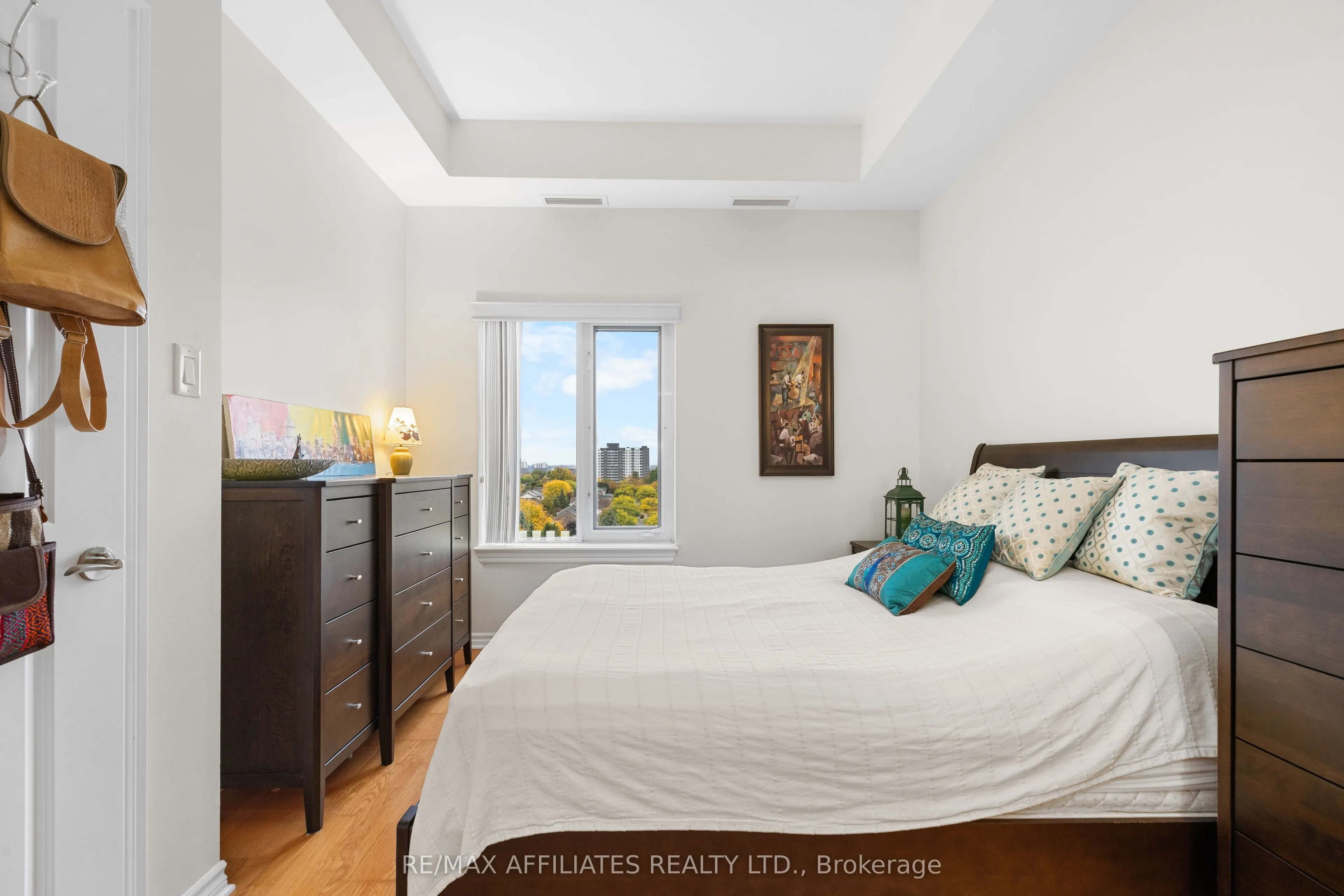 314 Central Park Drive, #1004