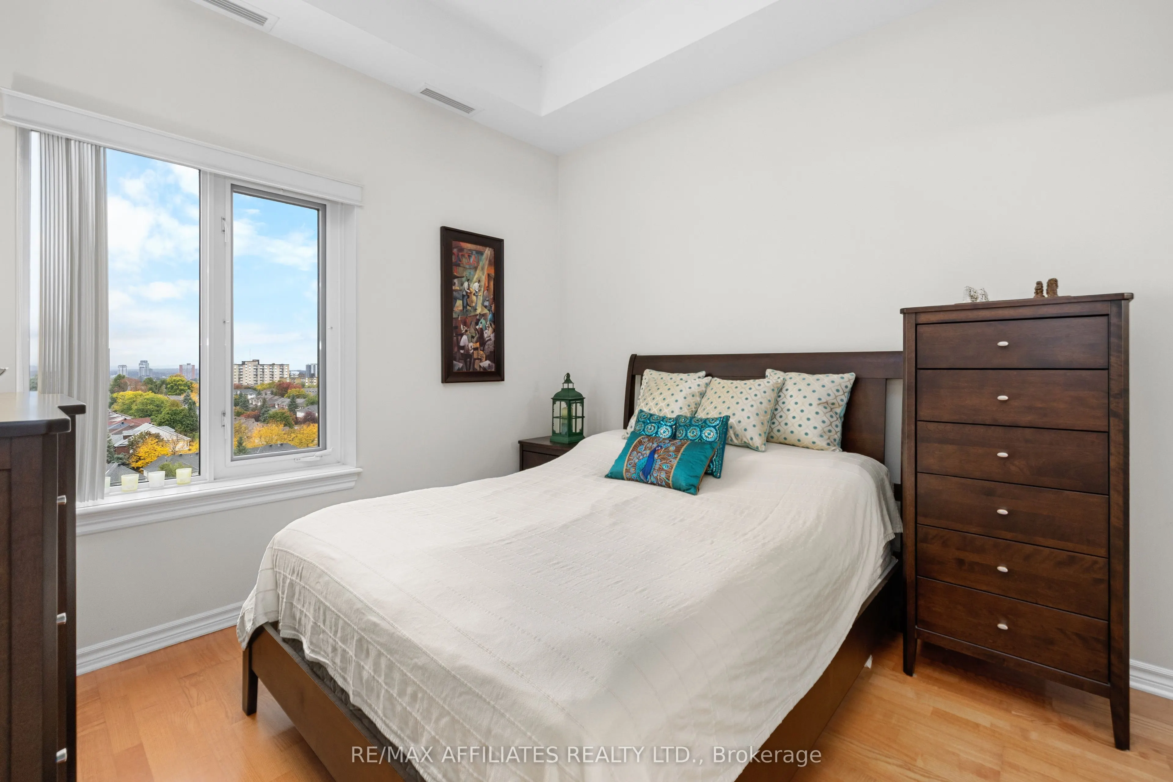 314 Central Park Drive, #1004