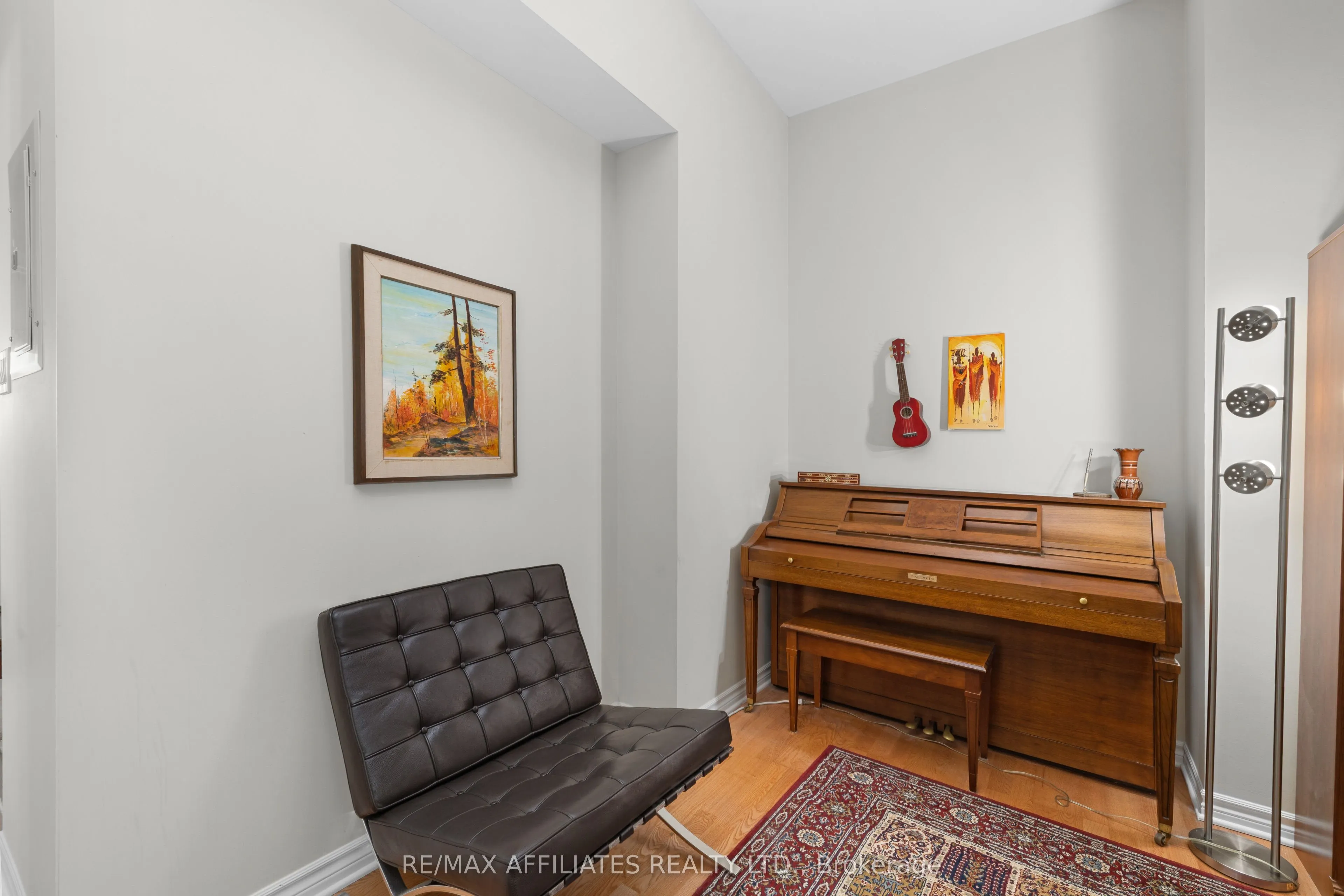 314 Central Park Drive, #1004