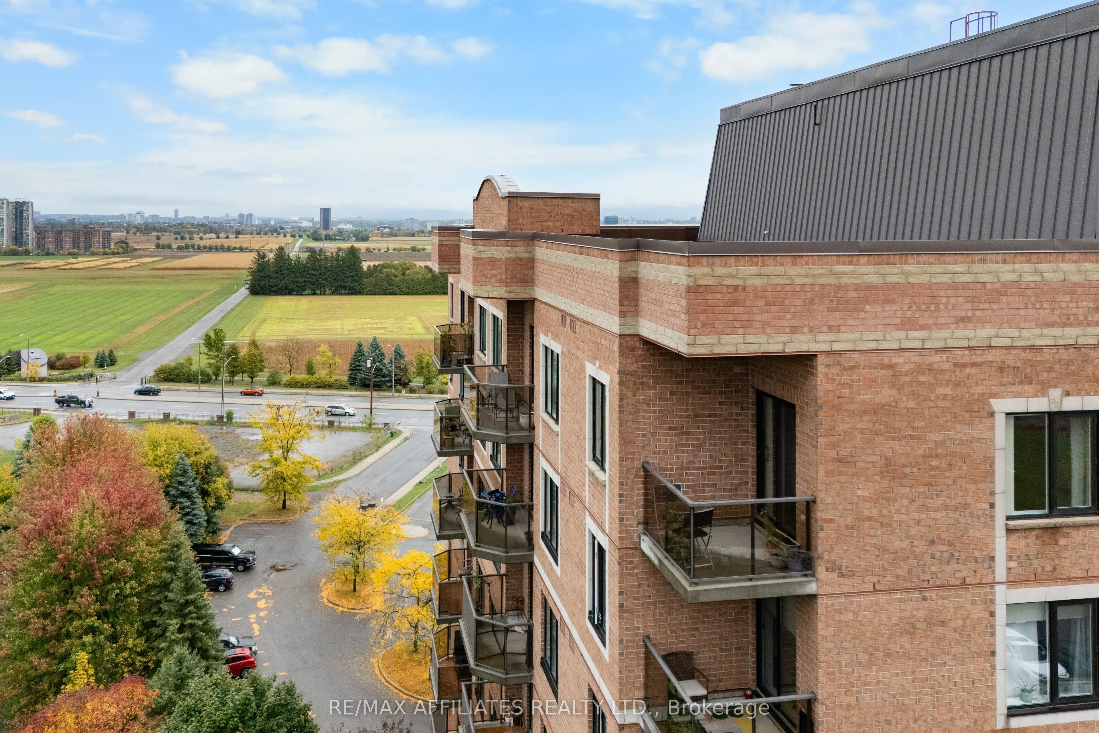 314 Central Park Drive, #1004