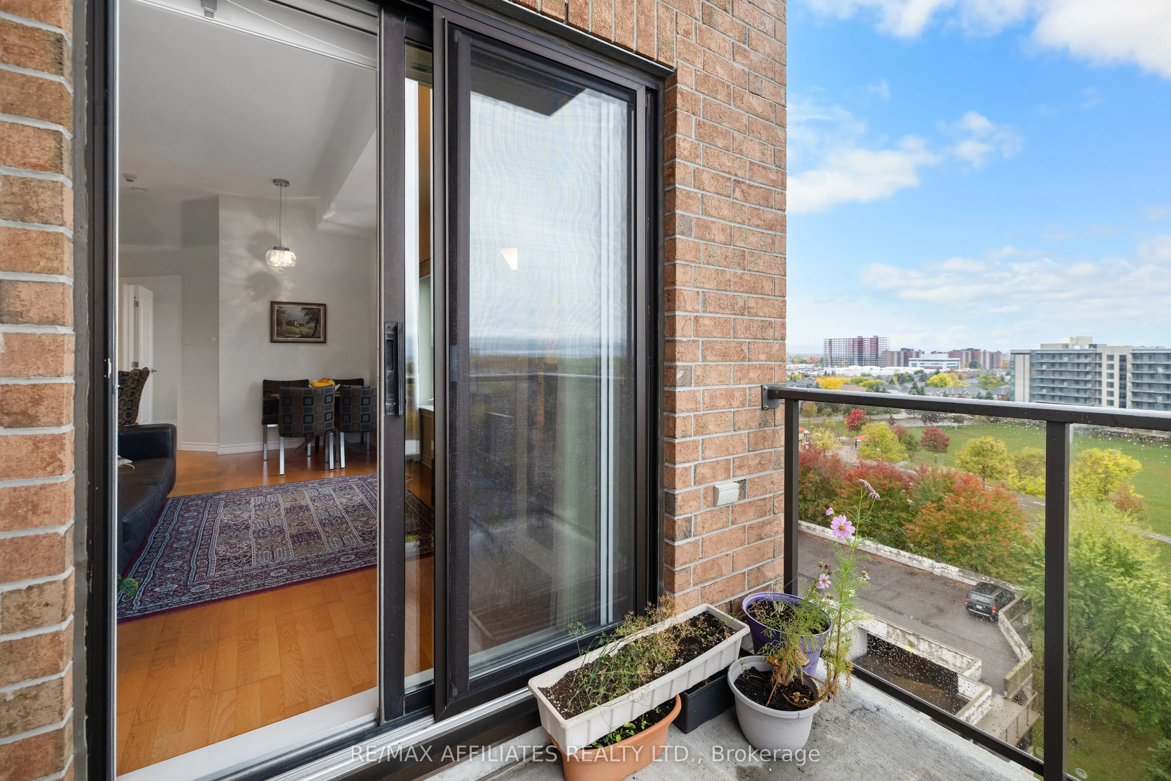 314 Central Park Drive, #1004