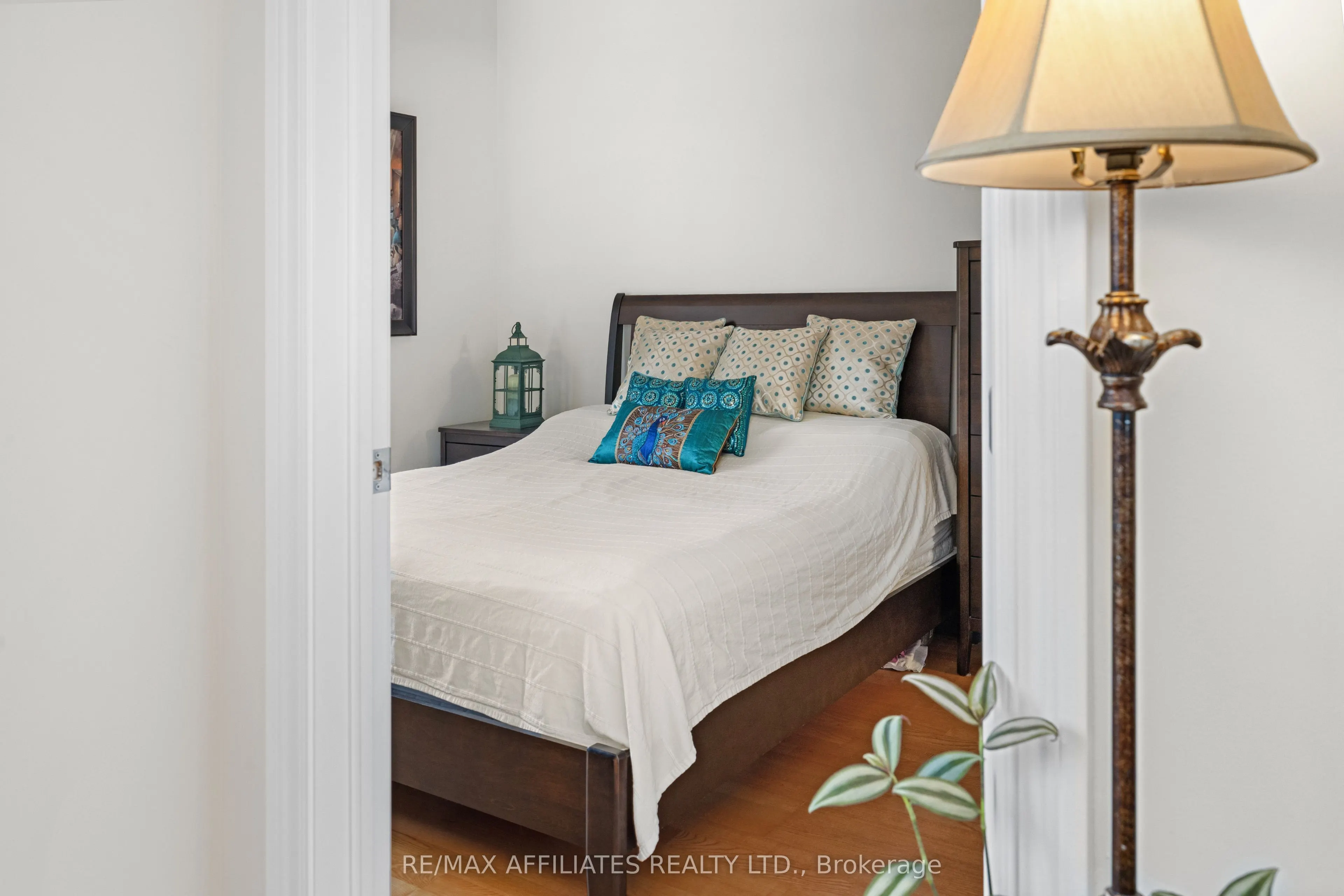 314 Central Park Drive, #1004
