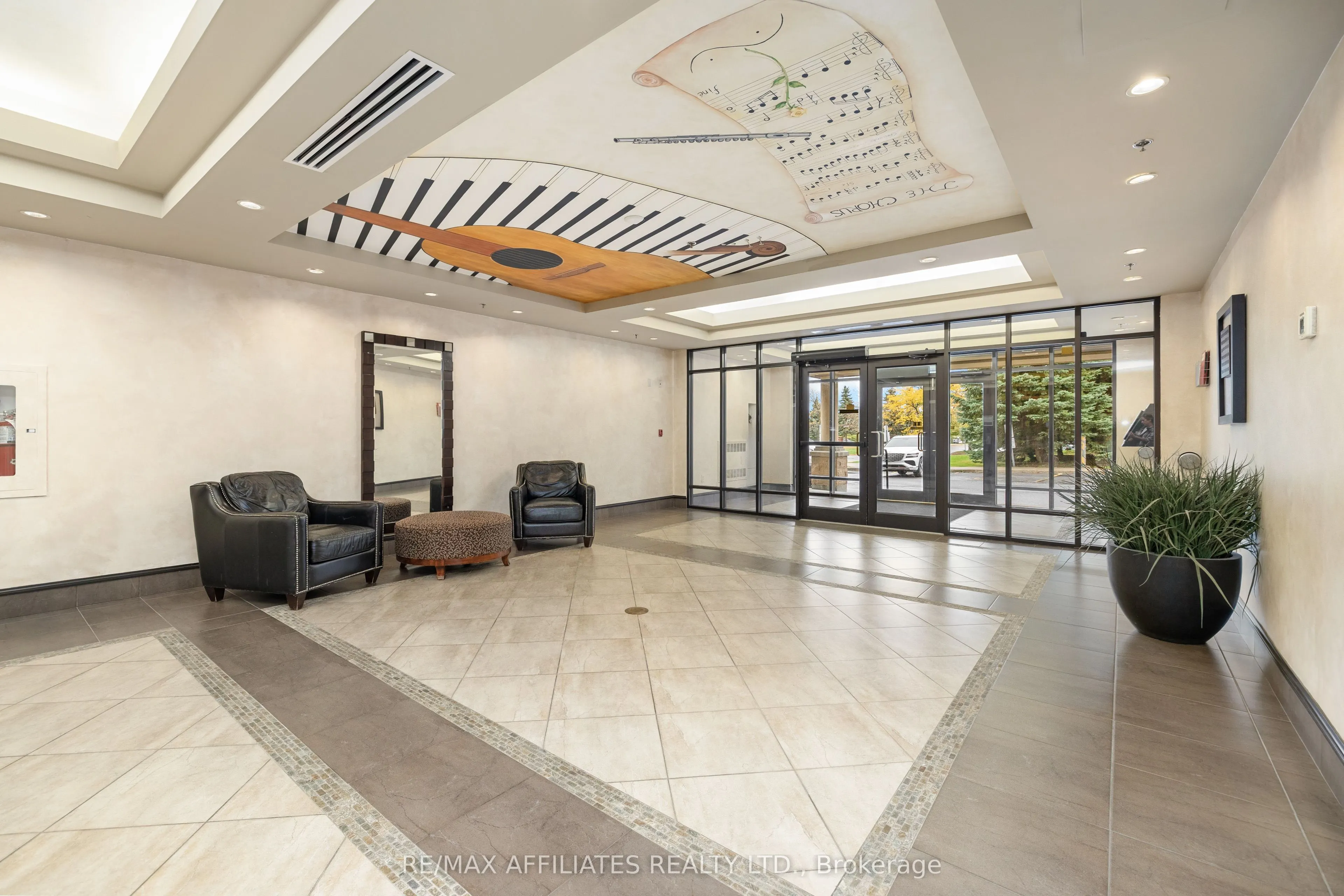 314 Central Park Drive, #1004