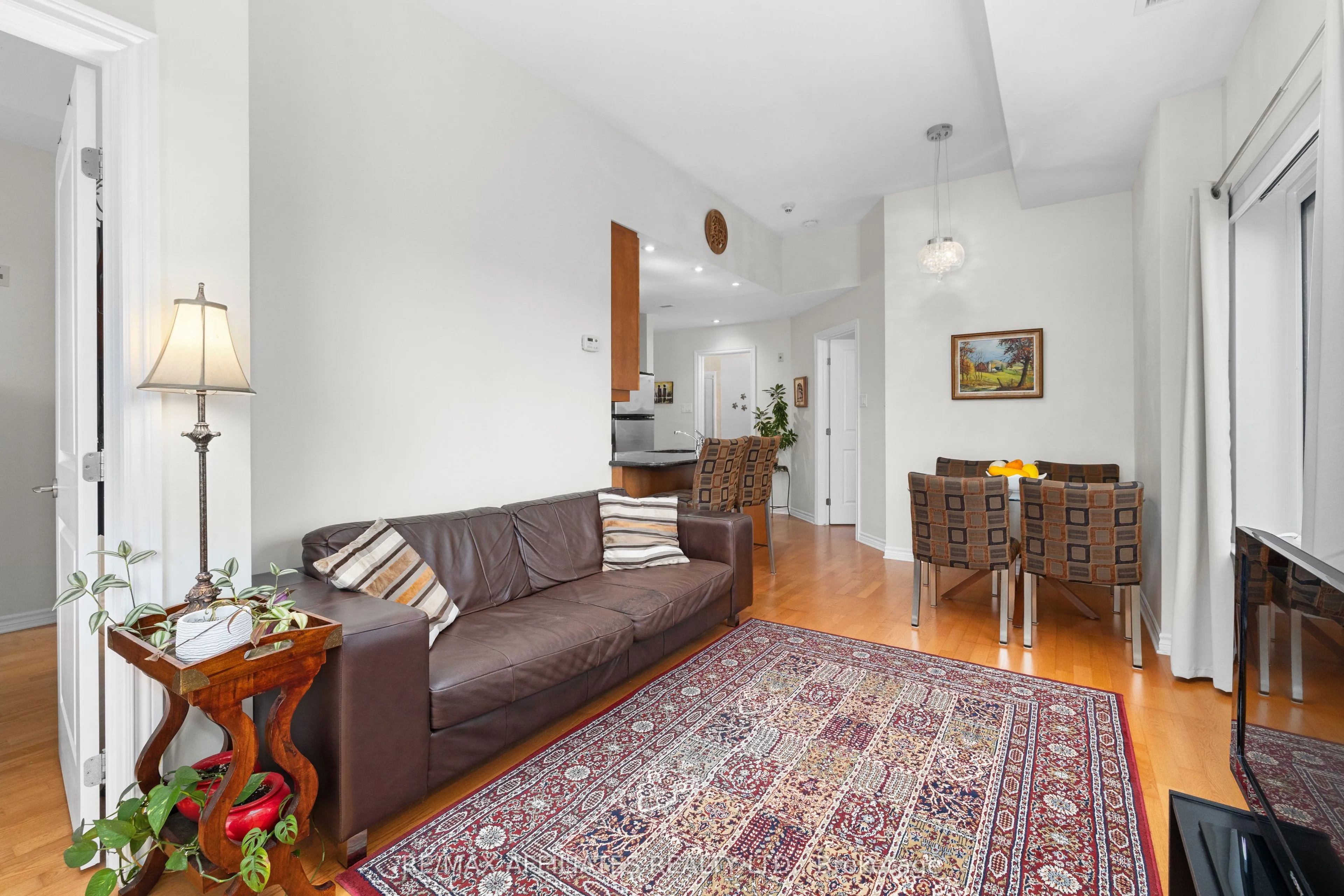 314 Central Park Drive, #1004