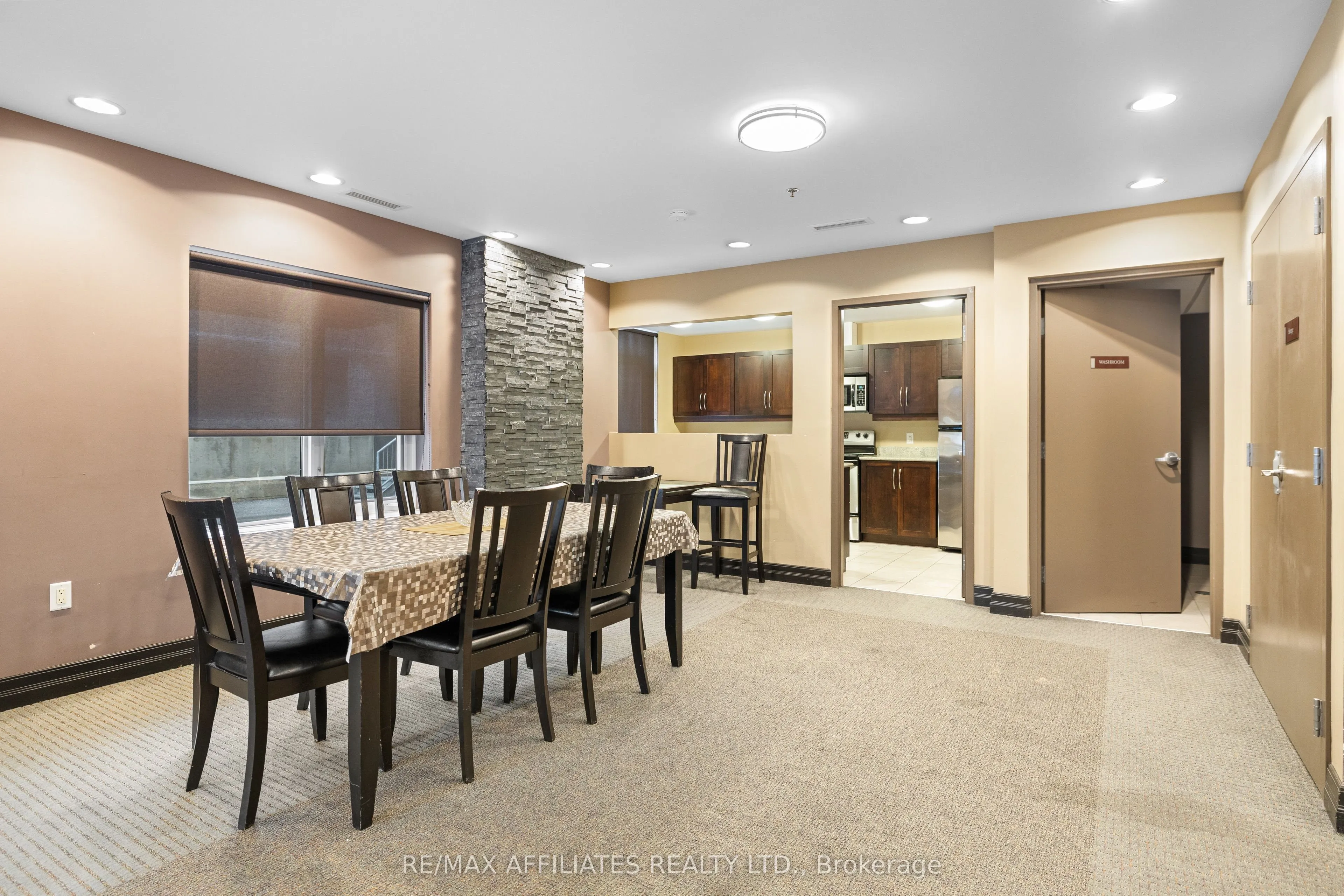 314 Central Park Drive, #1004