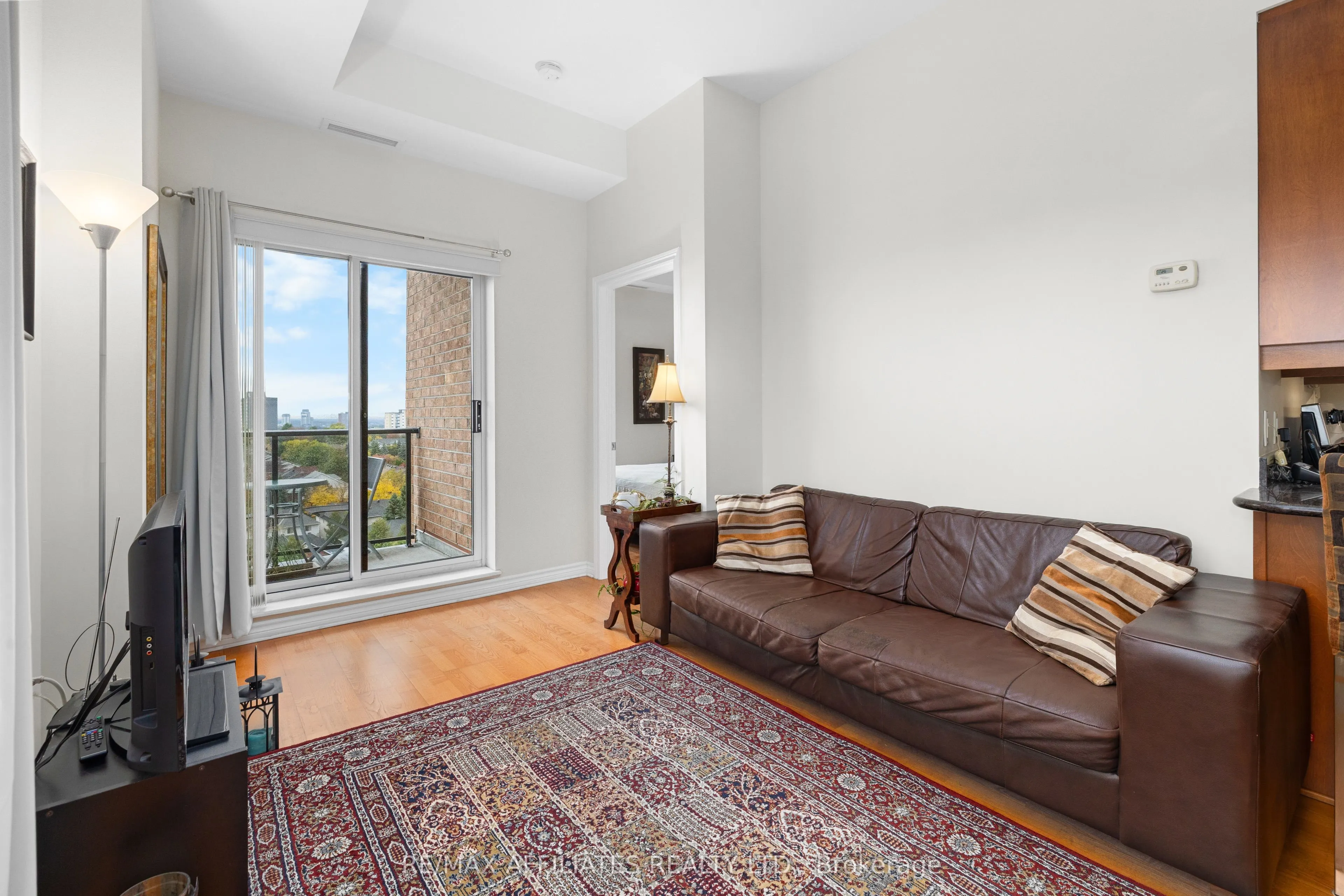 314 Central Park Drive, #1004