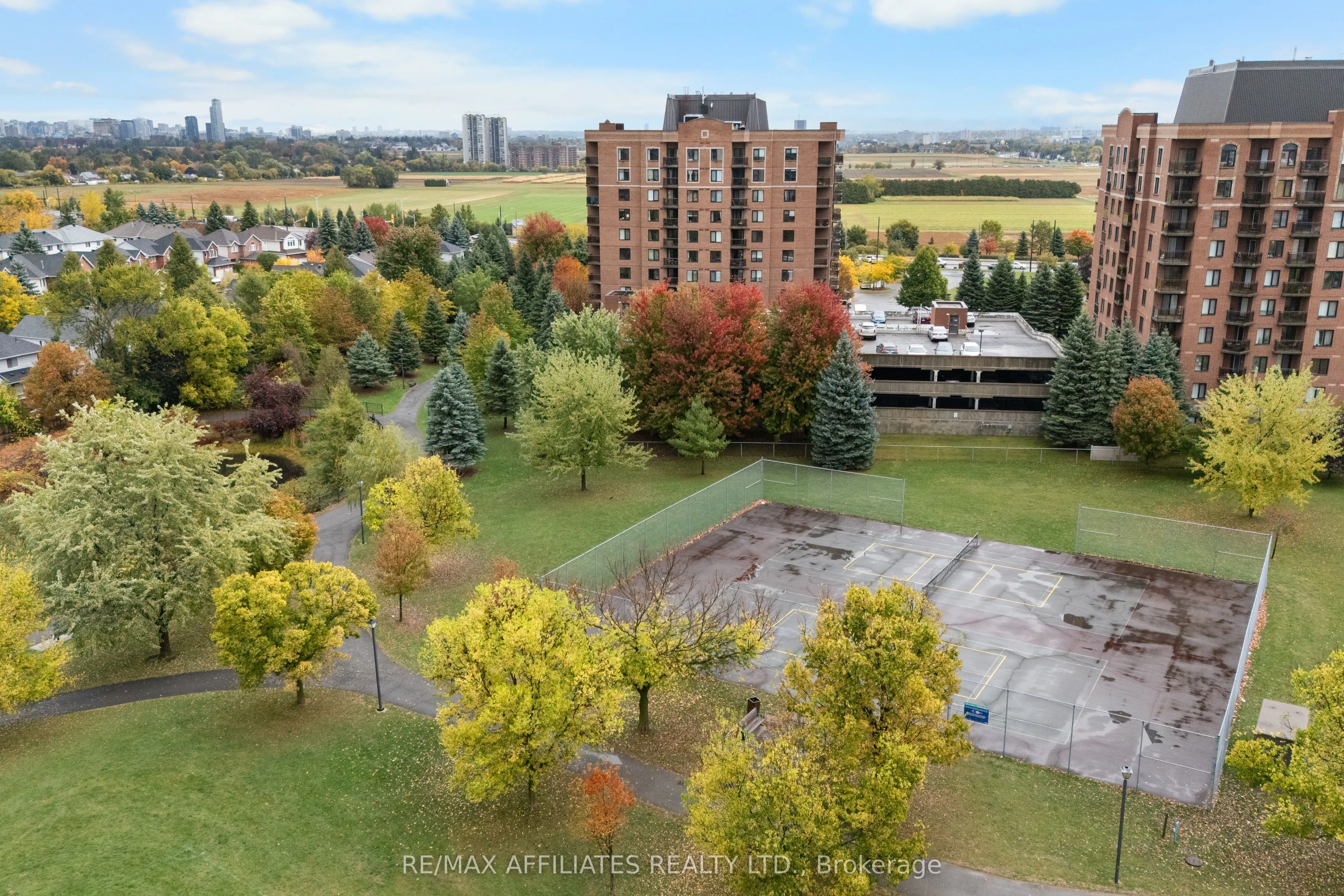 314 Central Park Drive, #1004