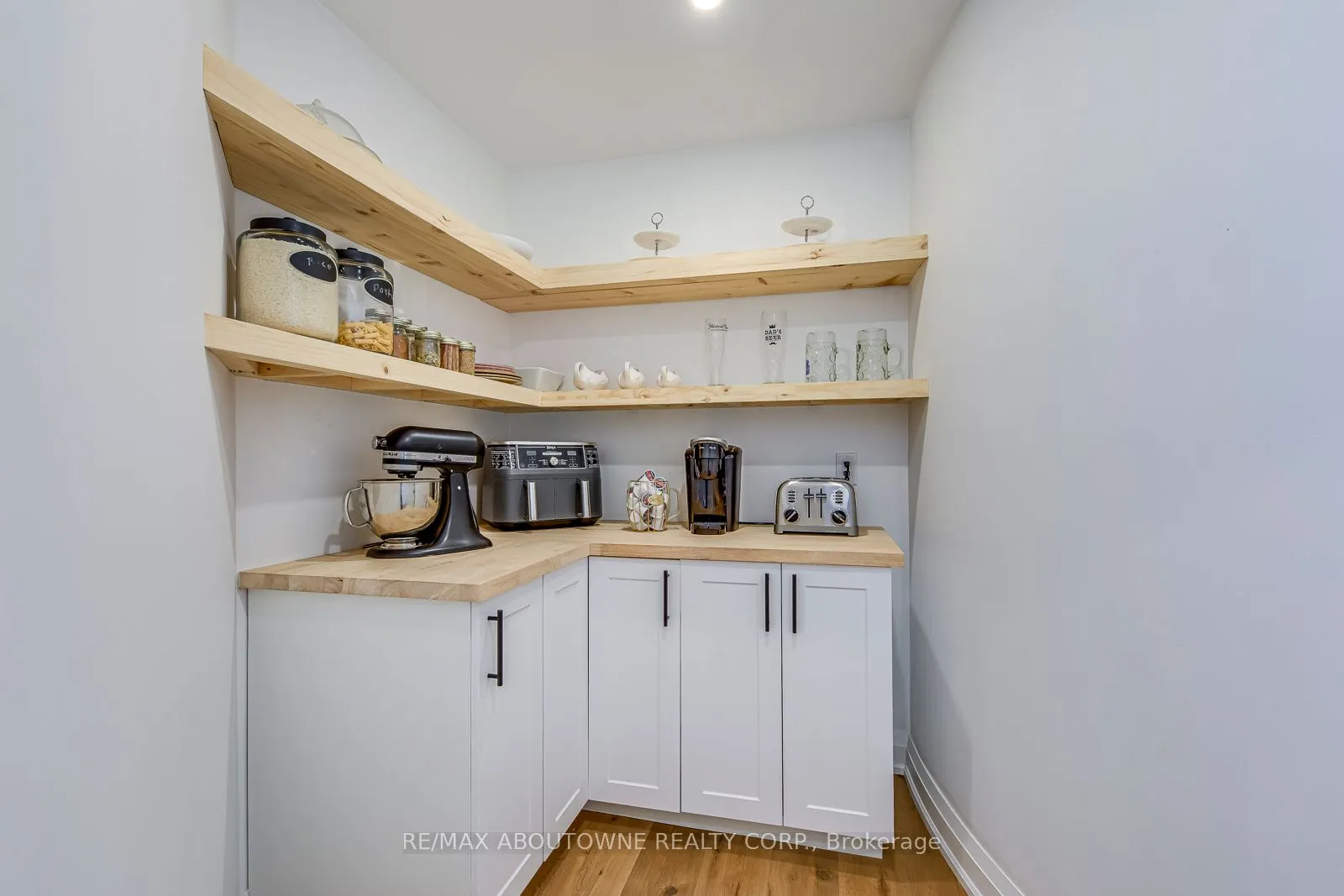 54 Deerview Avenue