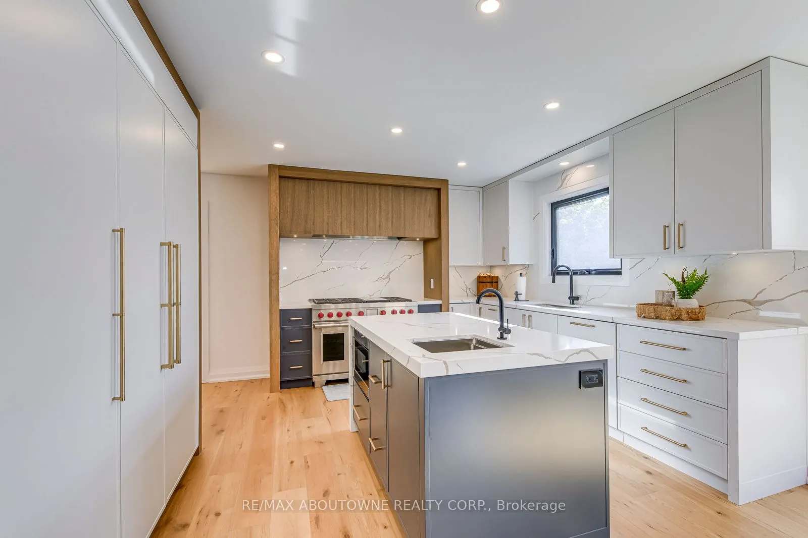 54 Deerview Avenue