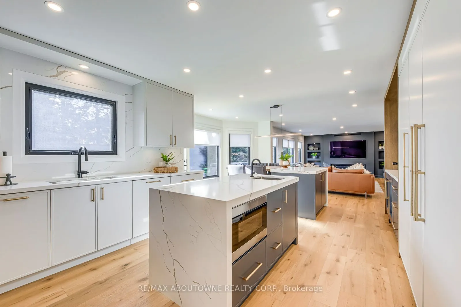 54 Deerview Avenue